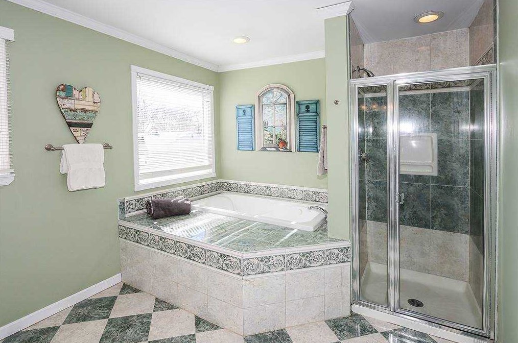 2188 Cameron Ave, North Merrick NY 11566-2222 exterior