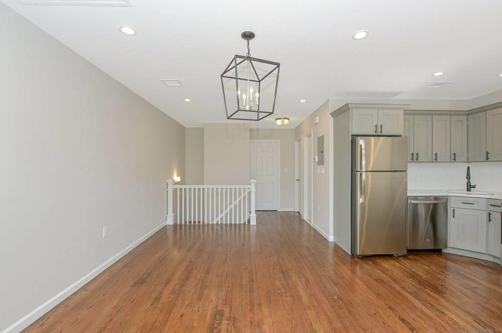 86-29 77 Ave, Flushing NY 11385-7521 exterior