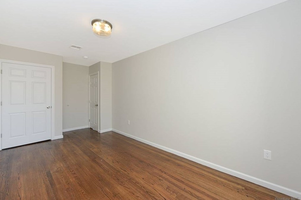 86-29 77 Ave, Flushing NY 11385-7521 exterior