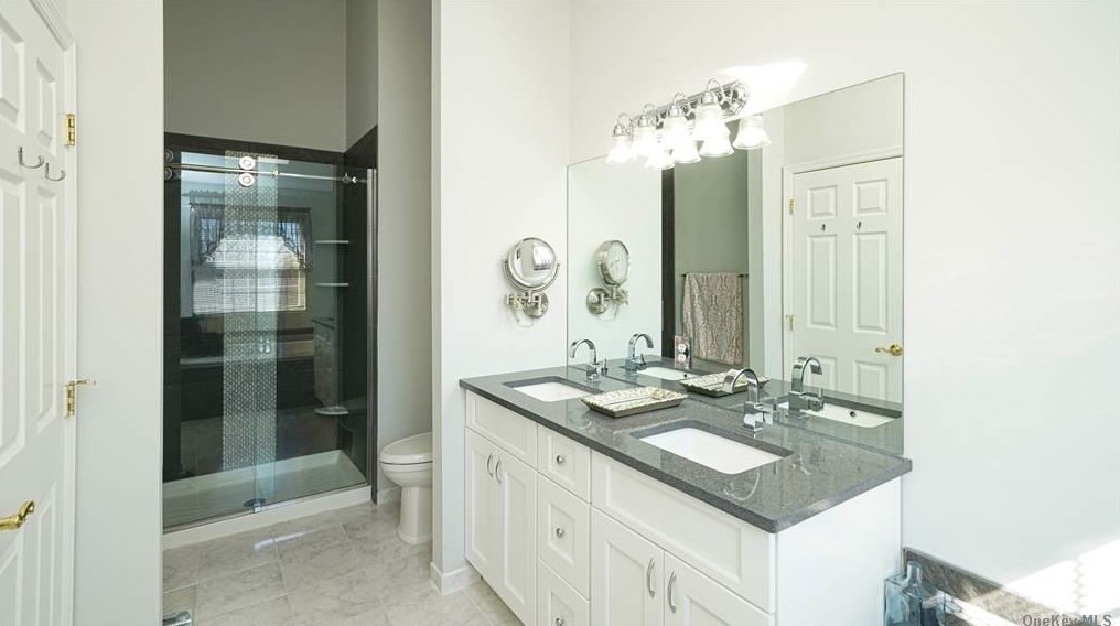 77 Commodore Cir, Prt Jefferson Station NY  11776-2265 exterior