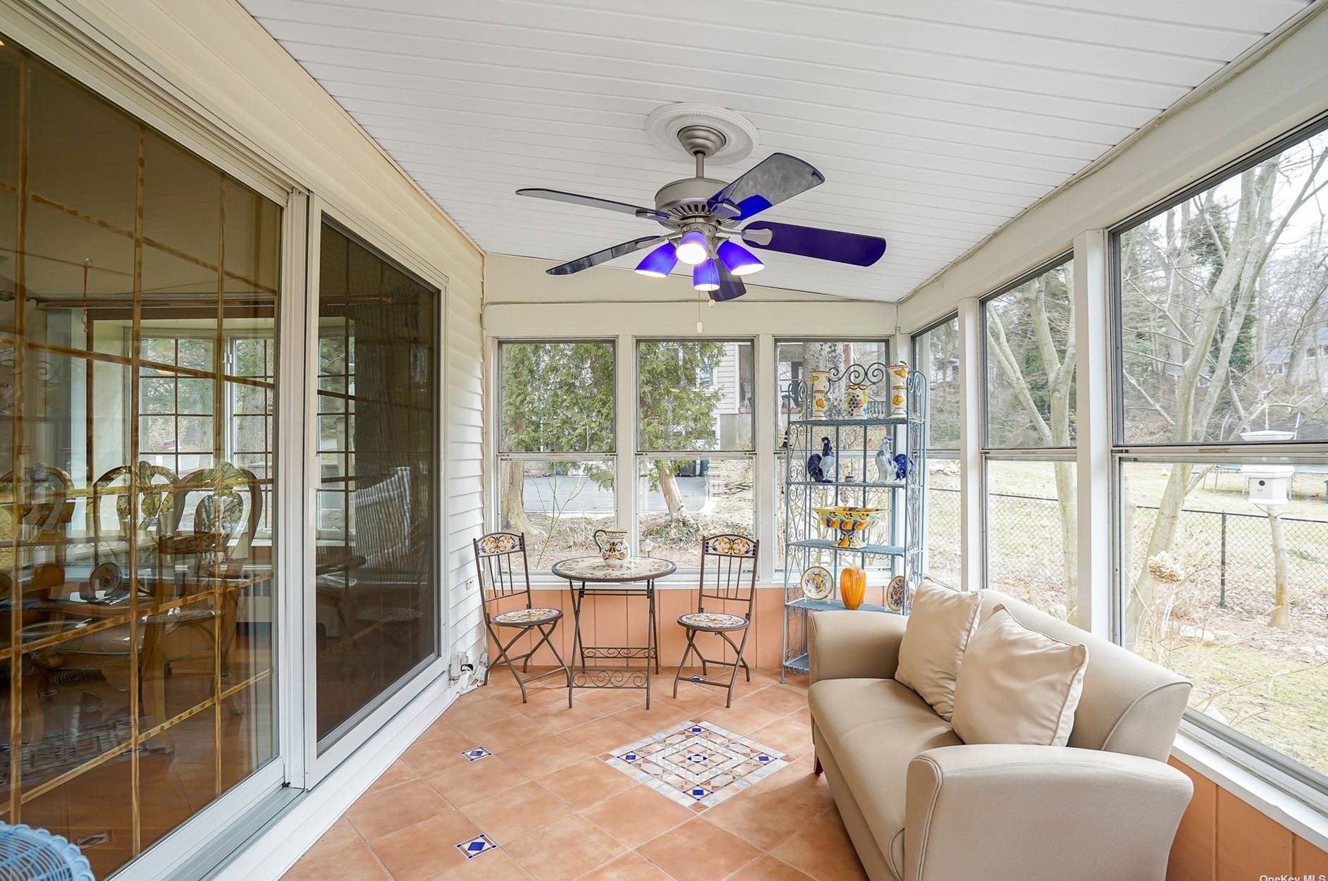 7 Falcon Pl, Hunt NY  11743-1426 exterior