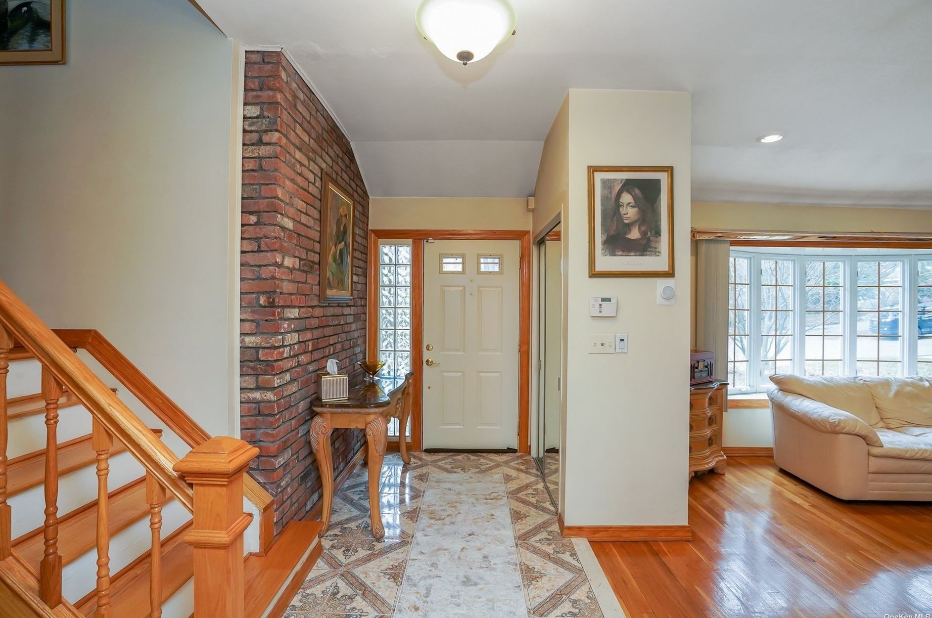 7 Falcon Pl, Hunt NY  11743-1426 exterior