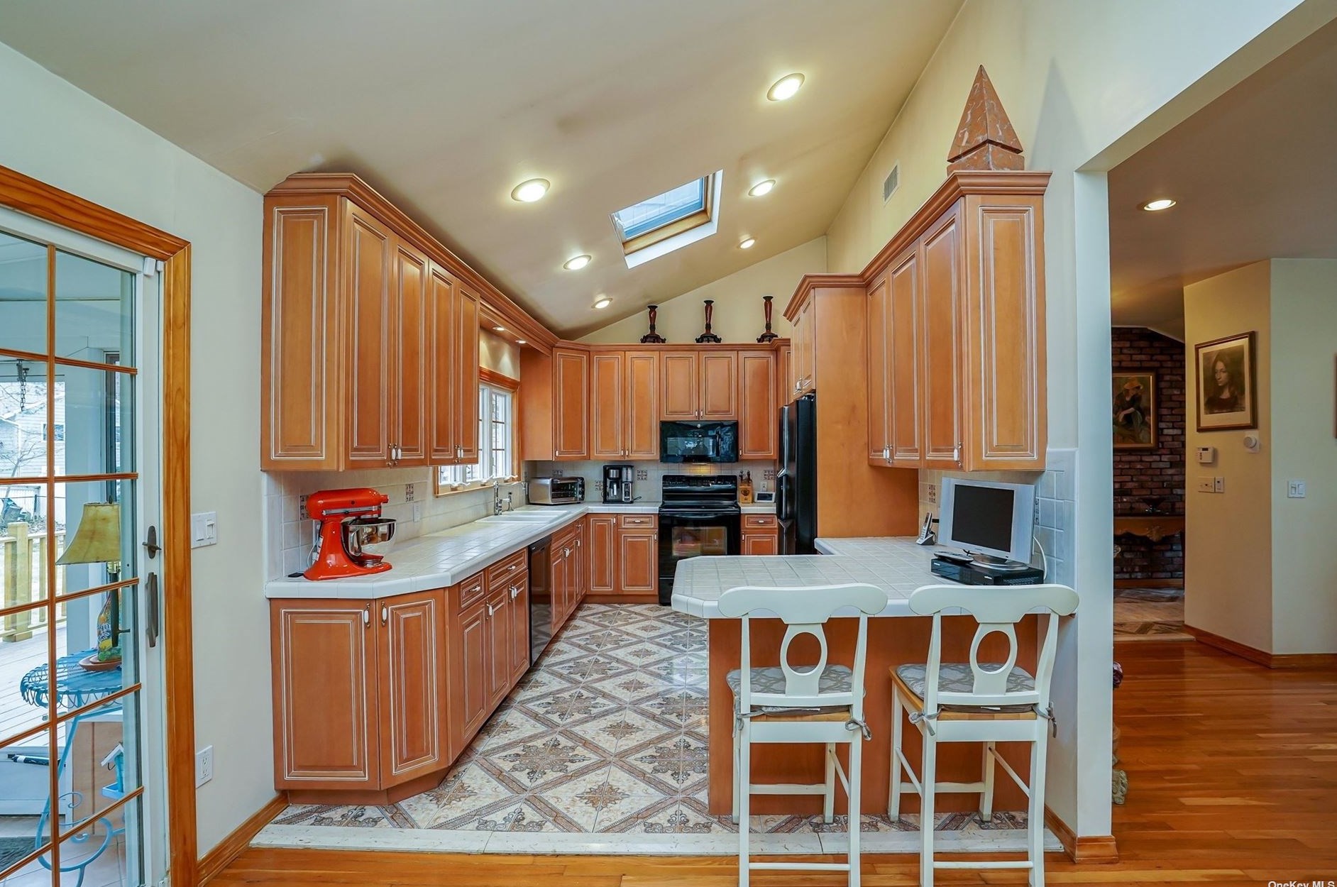 7 Falcon Pl, Hunt NY  11743-1426 exterior