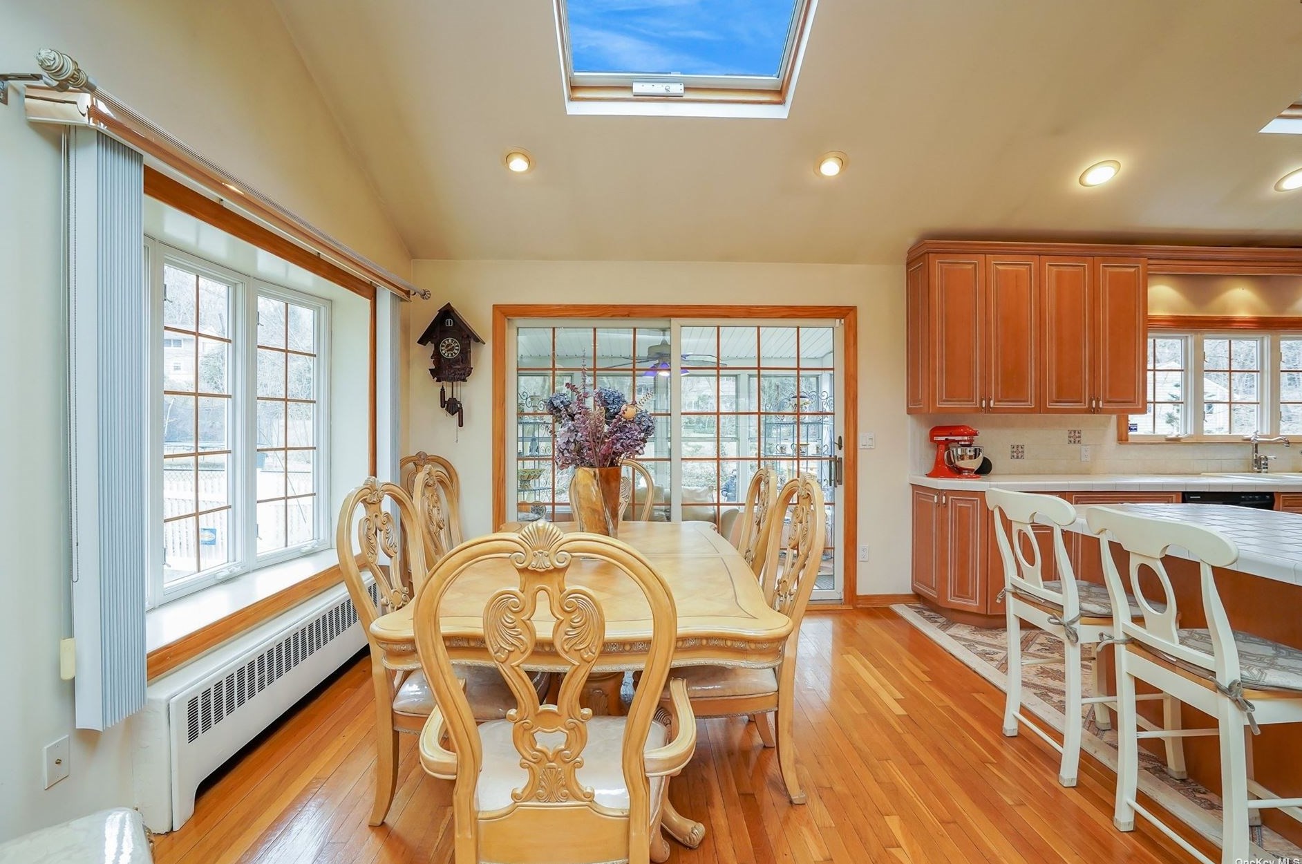 7 Falcon Pl, Hunt NY  11743-1426 exterior