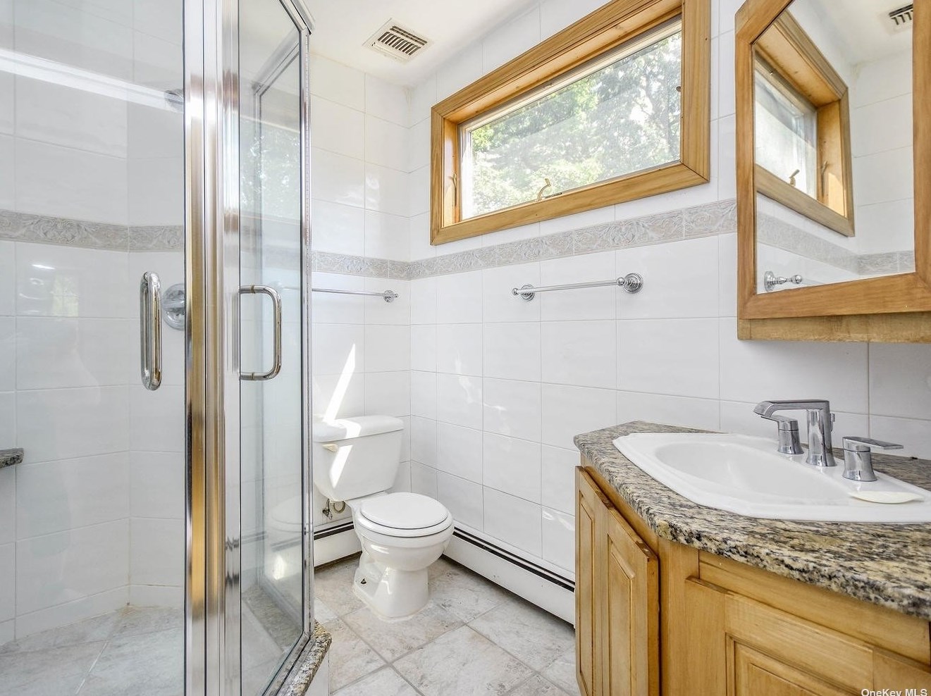 12 Hillside Ave, Port Washington NY  11050-2747 exterior