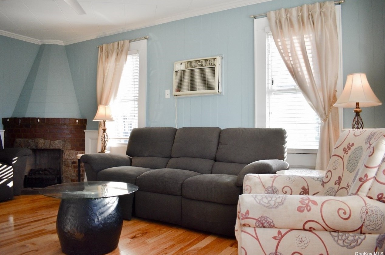 31 Norfolk Rd, Barnum Island NY  11558-1014 exterior