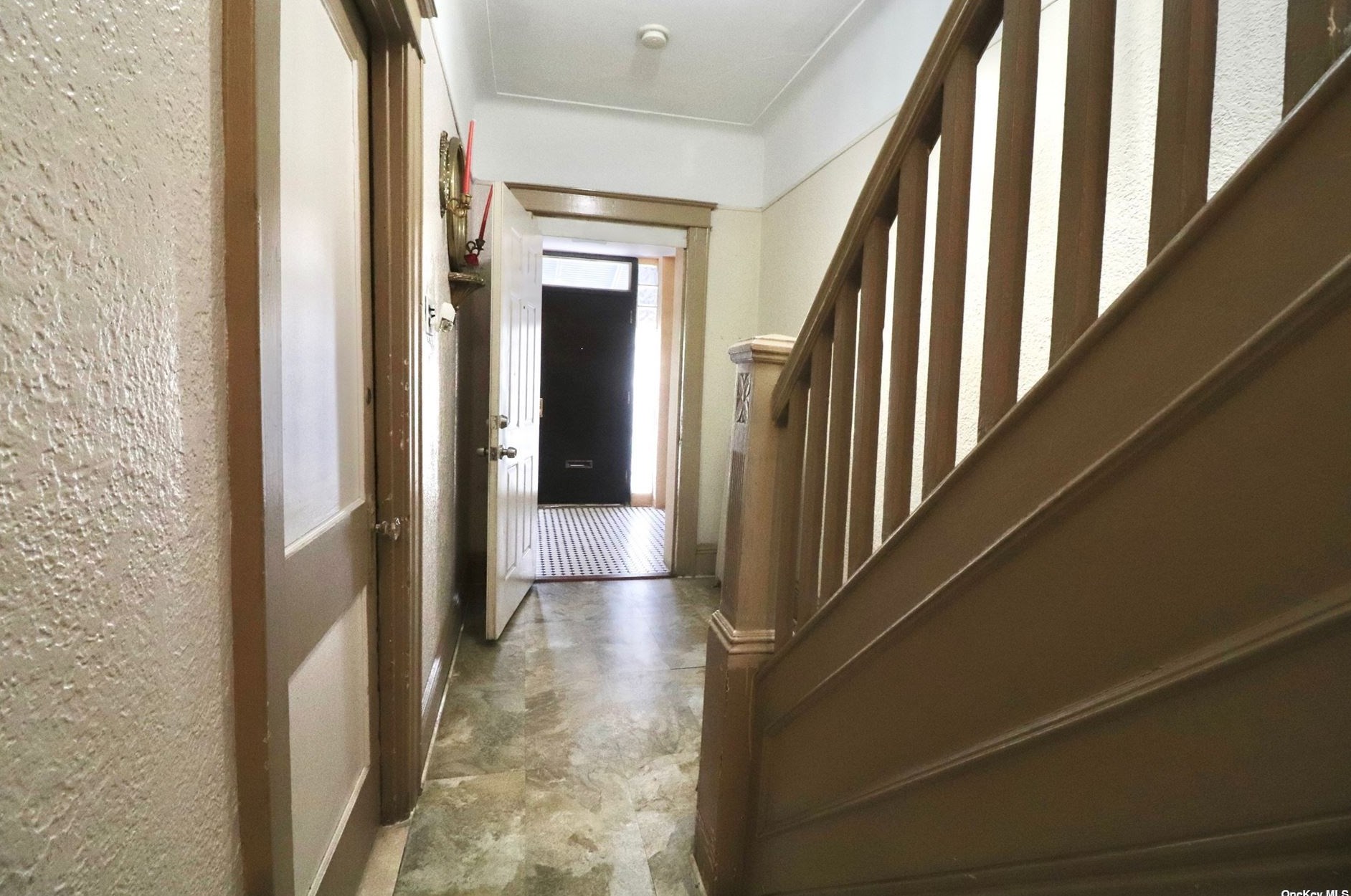 1715 Decatur St, Flushing NY 11385-6015 exterior