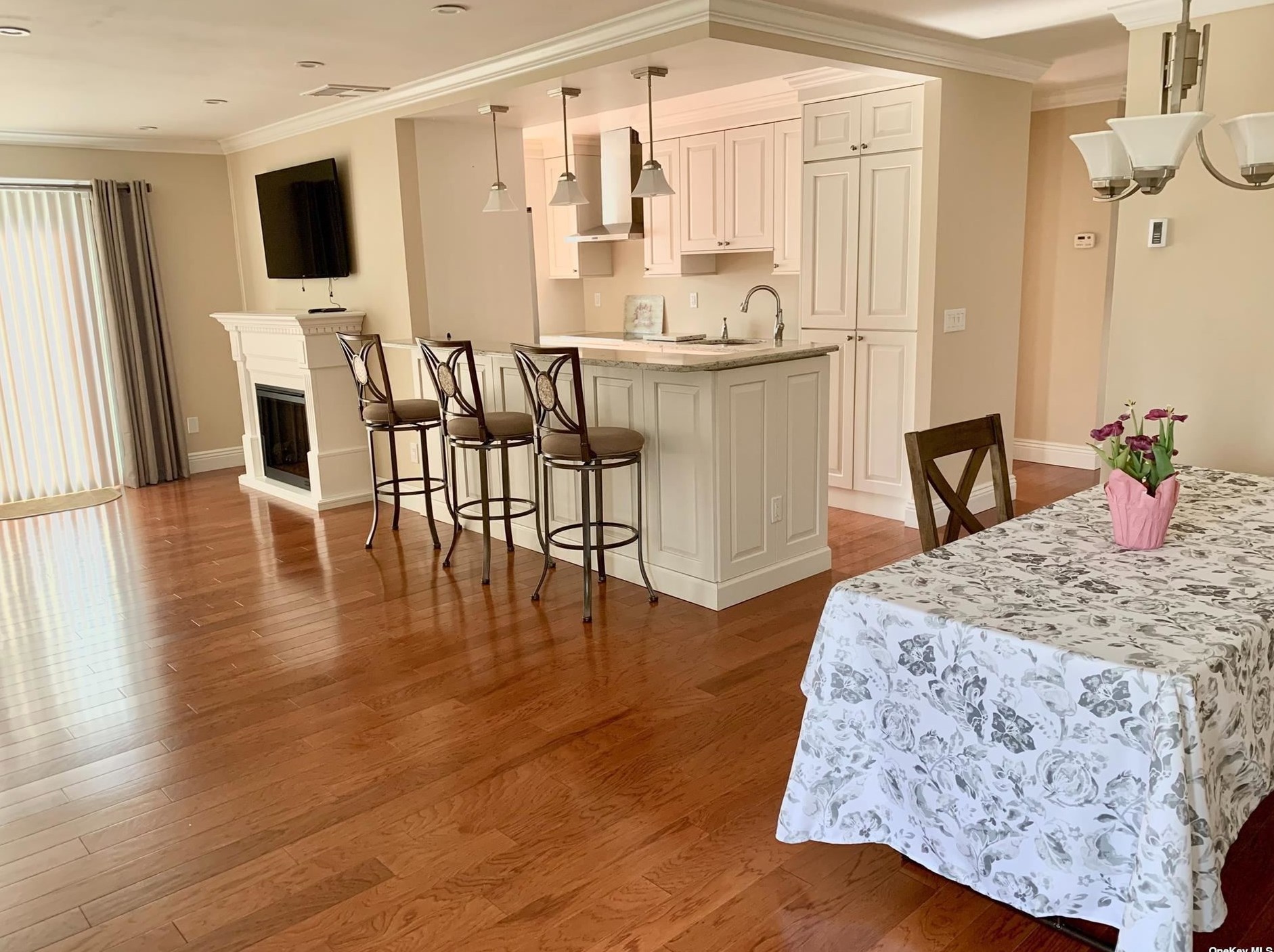 208 Drew Dr, Head Of The Harbor NY  11780-3306 exterior