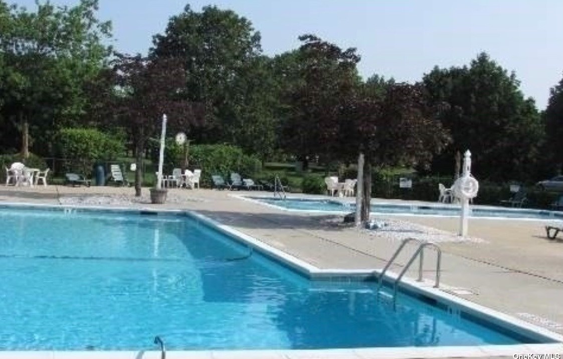 208 Drew Dr, Head Of The Harbor NY  11780-3306 exterior