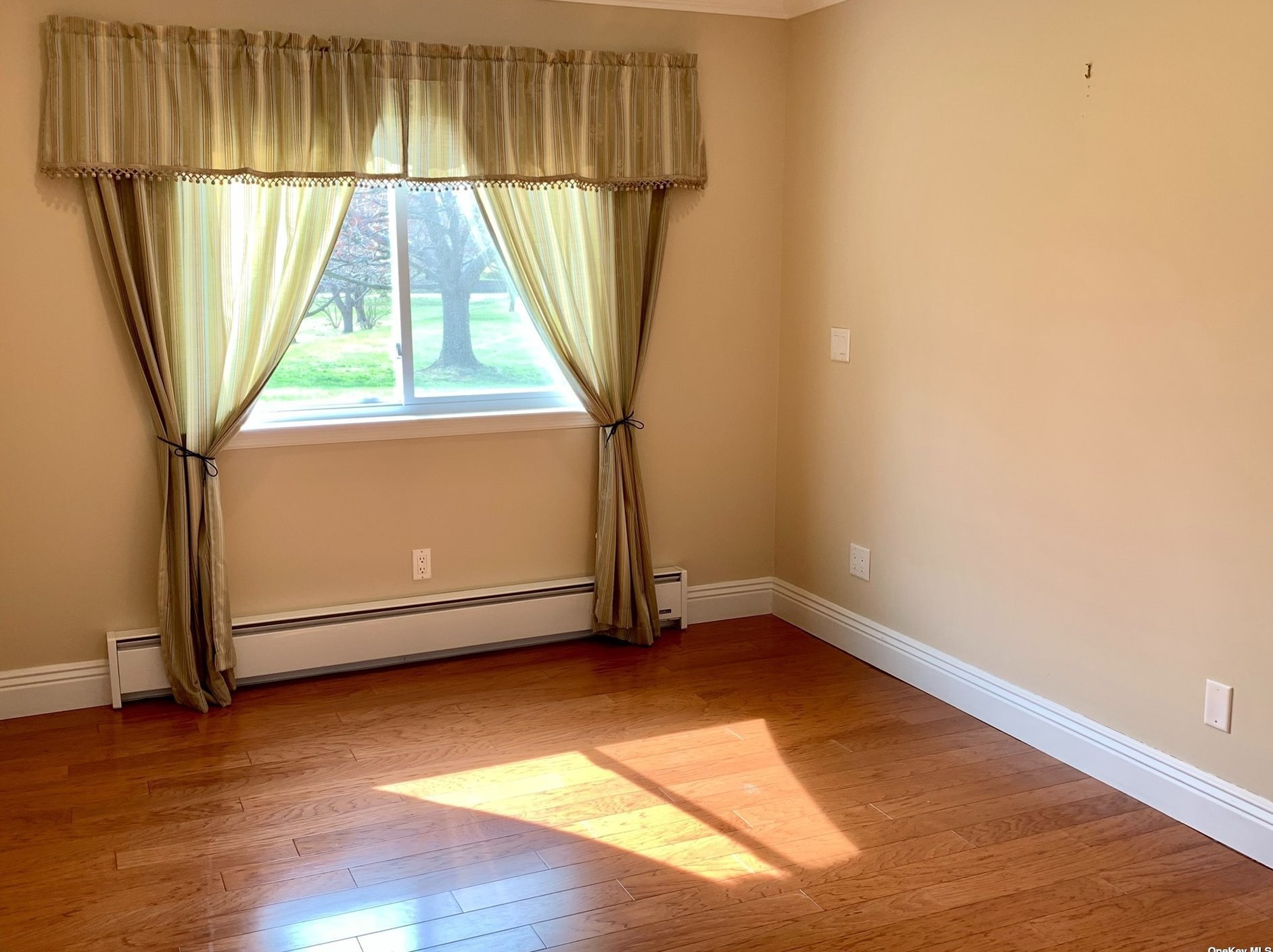 208 Drew Dr, Head Of The Harbor NY  11780-3306 exterior