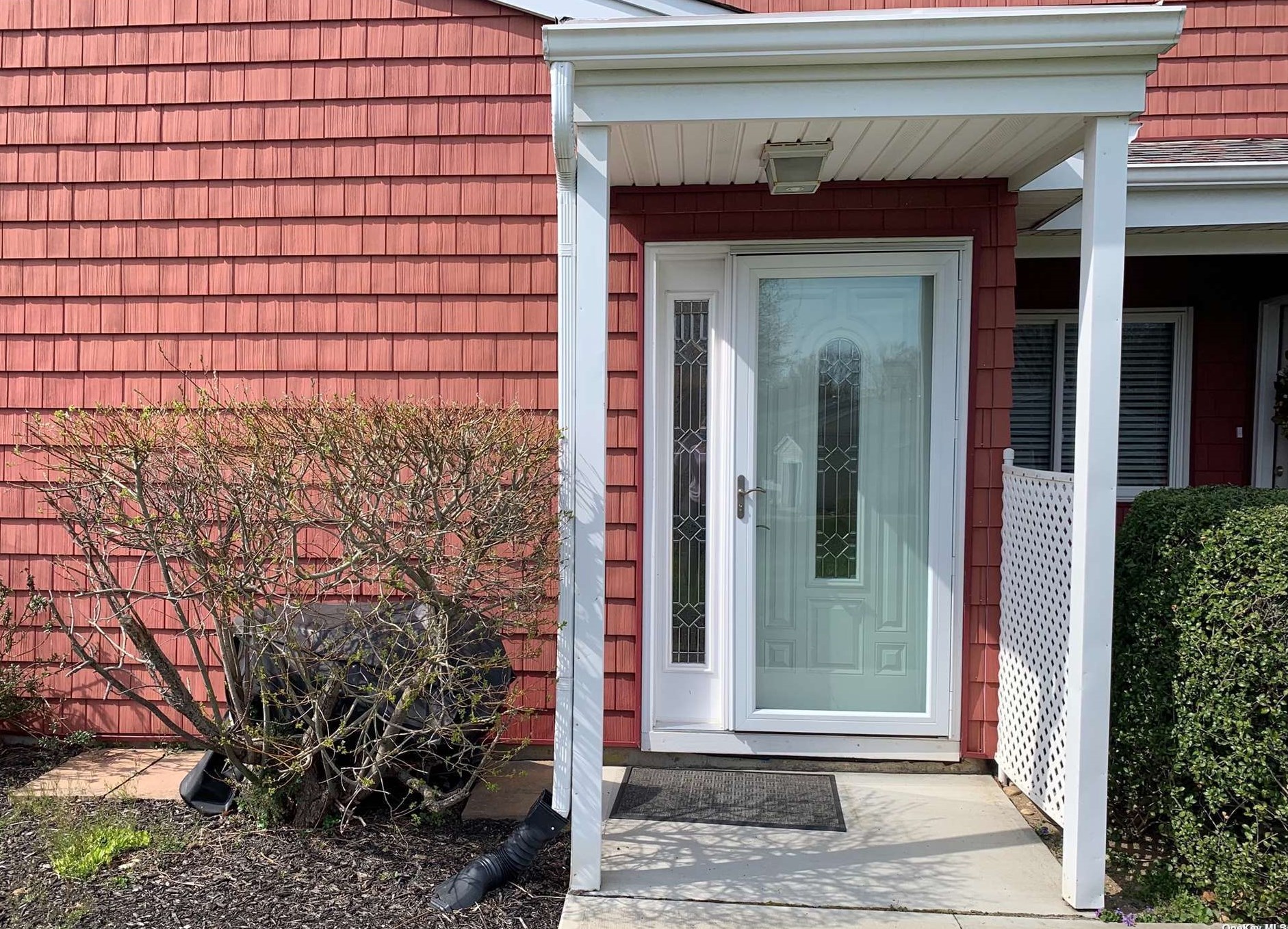 208 Drew Dr, Head Of The Harbor NY  11780-3306 exterior