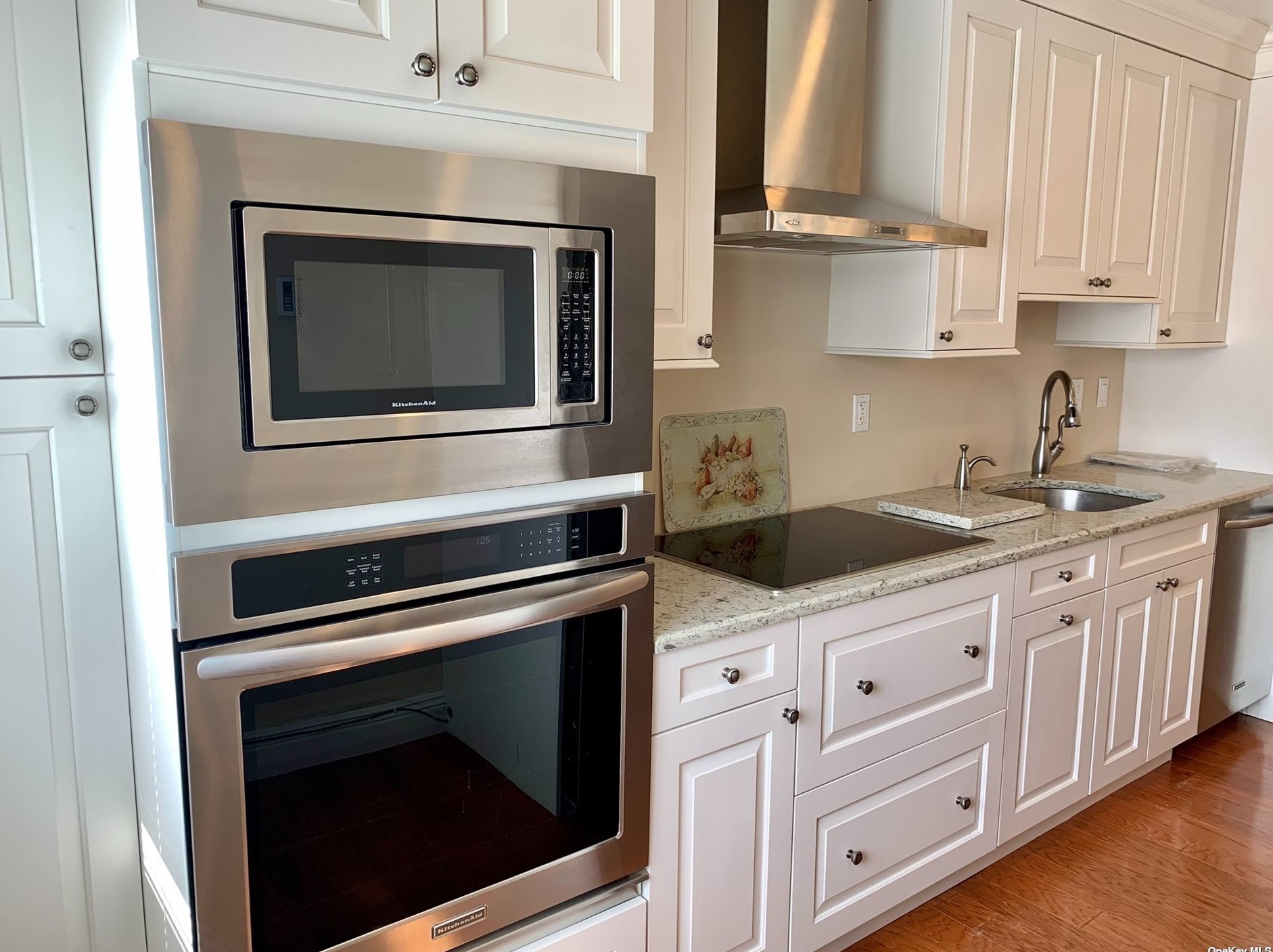 208 Drew Dr, Head Of The Harbor NY  11780-3306 exterior