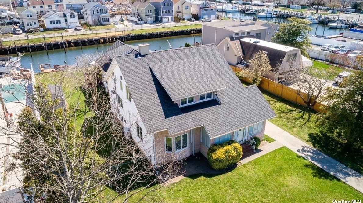 479 Guy Lombardo Ave, Freeport NY  11520-5605 exterior