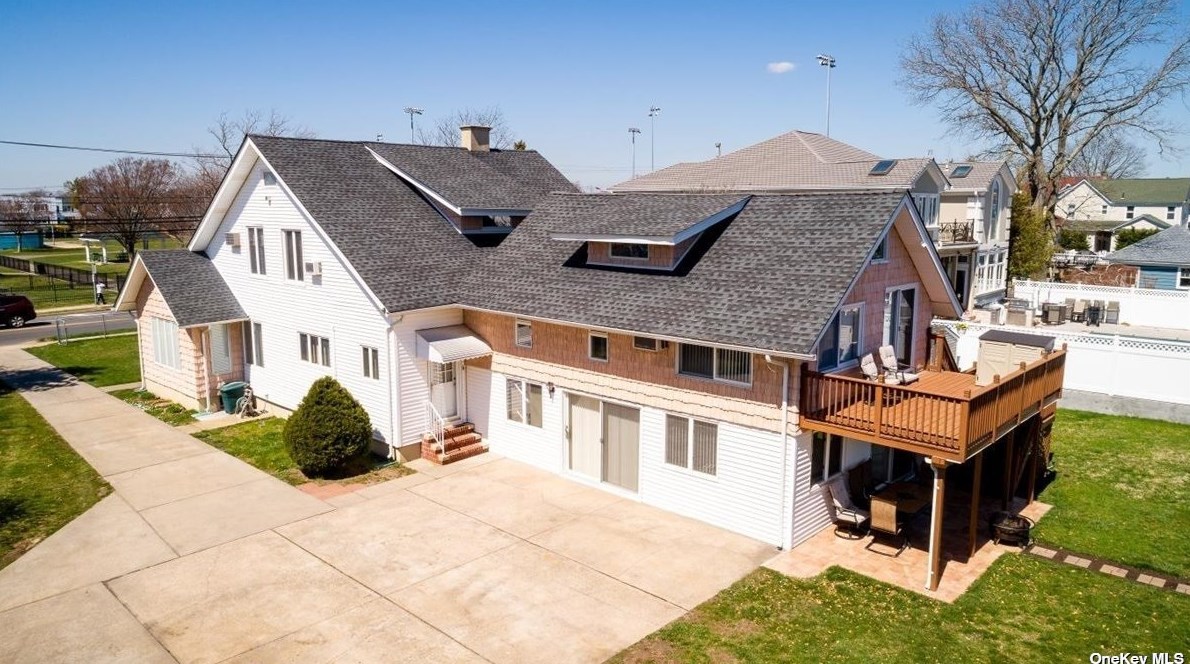 479 Guy Lombardo Ave, Freeport NY  11520-5605 exterior