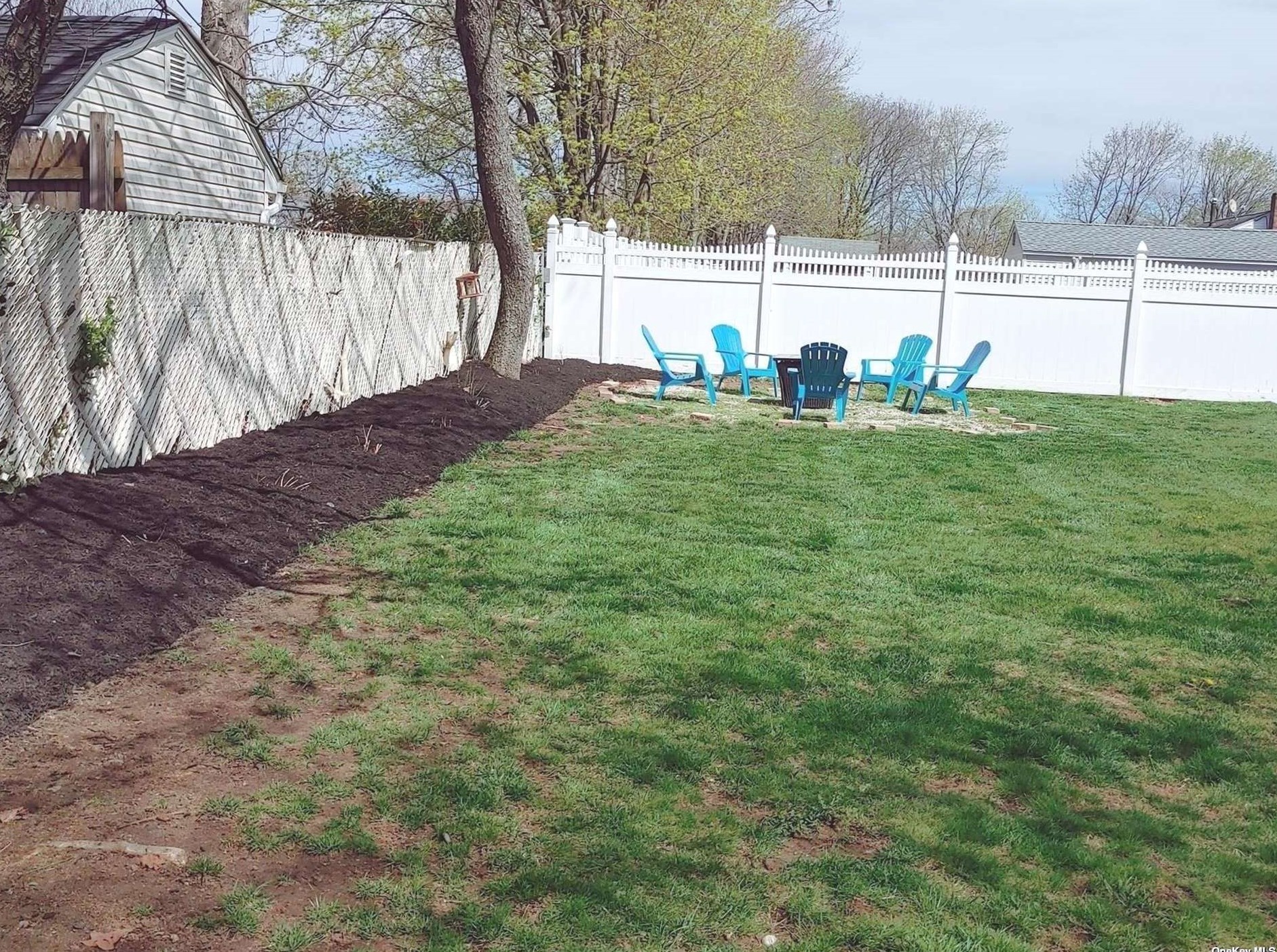 7 Marlboro Dr, Prt Jefferson Station NY  11776-3314 exterior