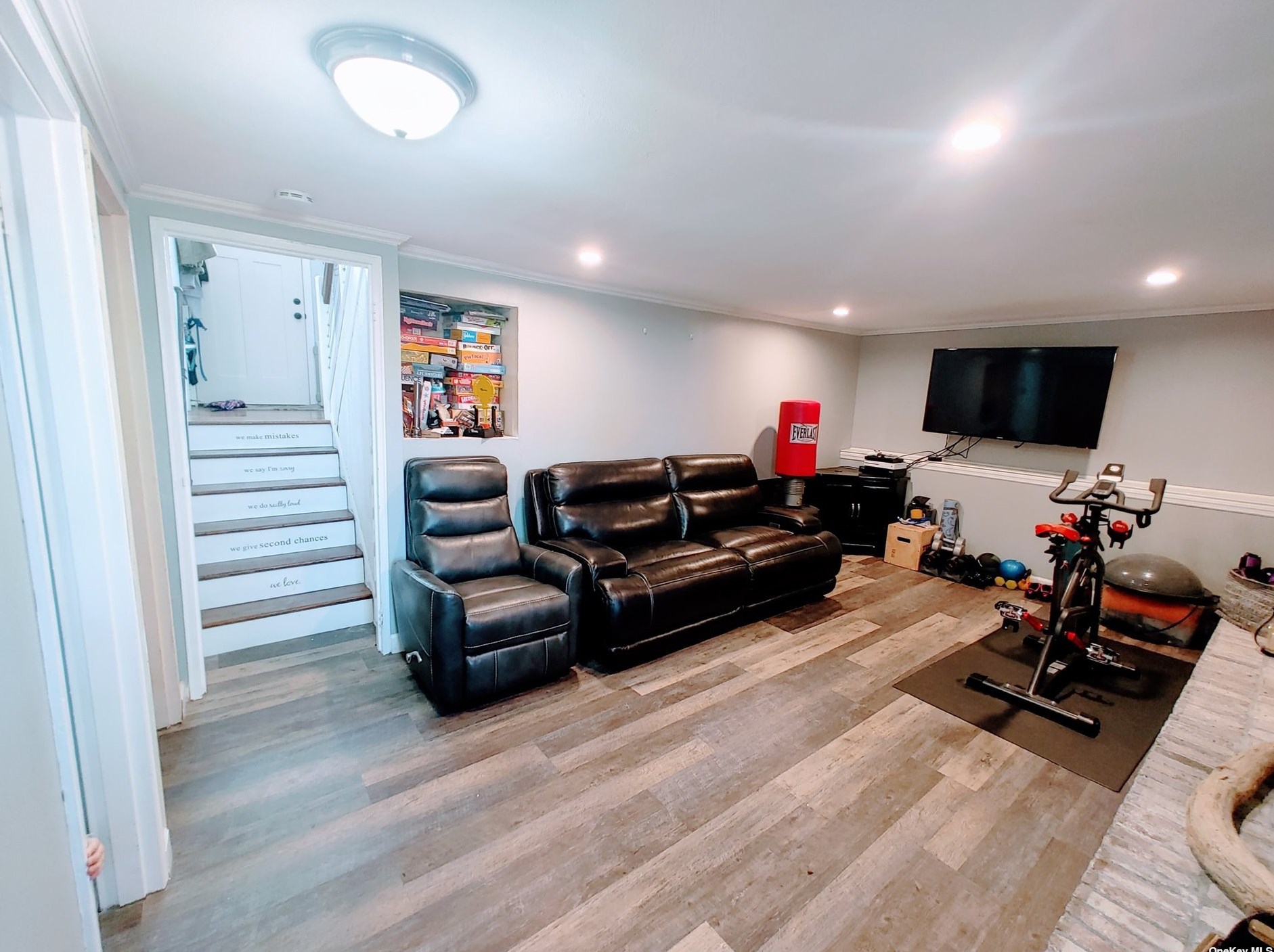 7 Marlboro Dr, Prt Jefferson Station NY  11776-3314 exterior