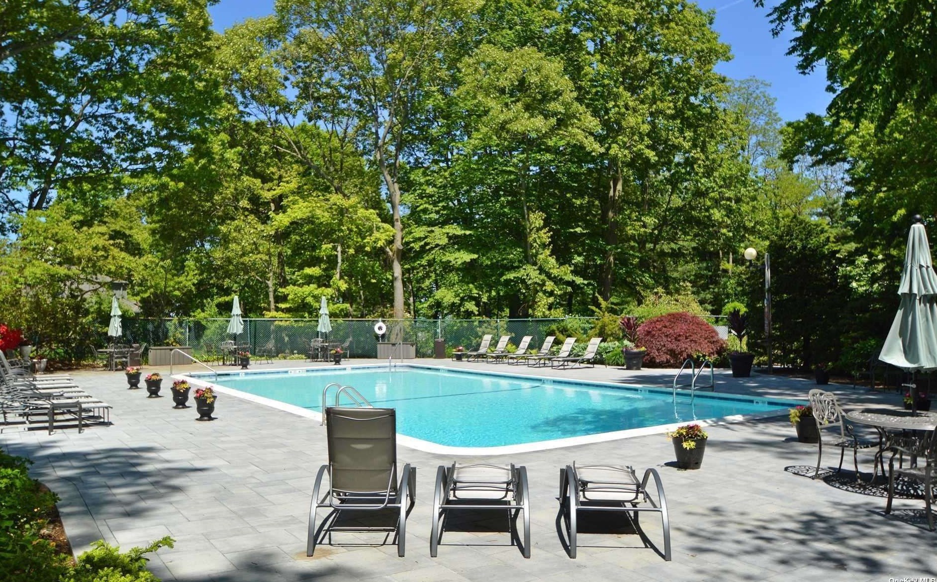 88 Sawtooth Cv, Prt Jefferson Station NY  11777-1446 exterior