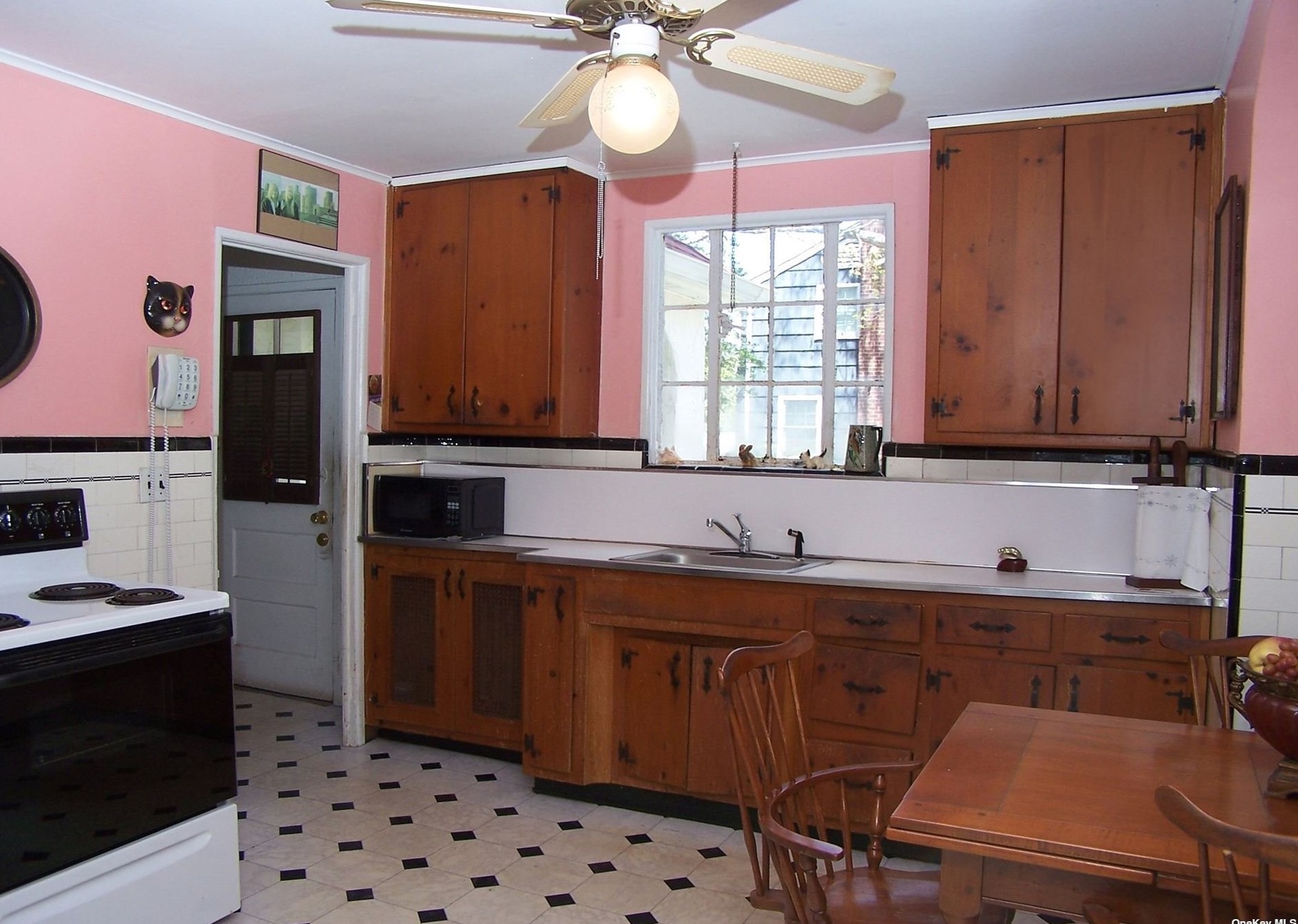 127 Gerritsen Ave, Bay Port NY  11705-2119 exterior