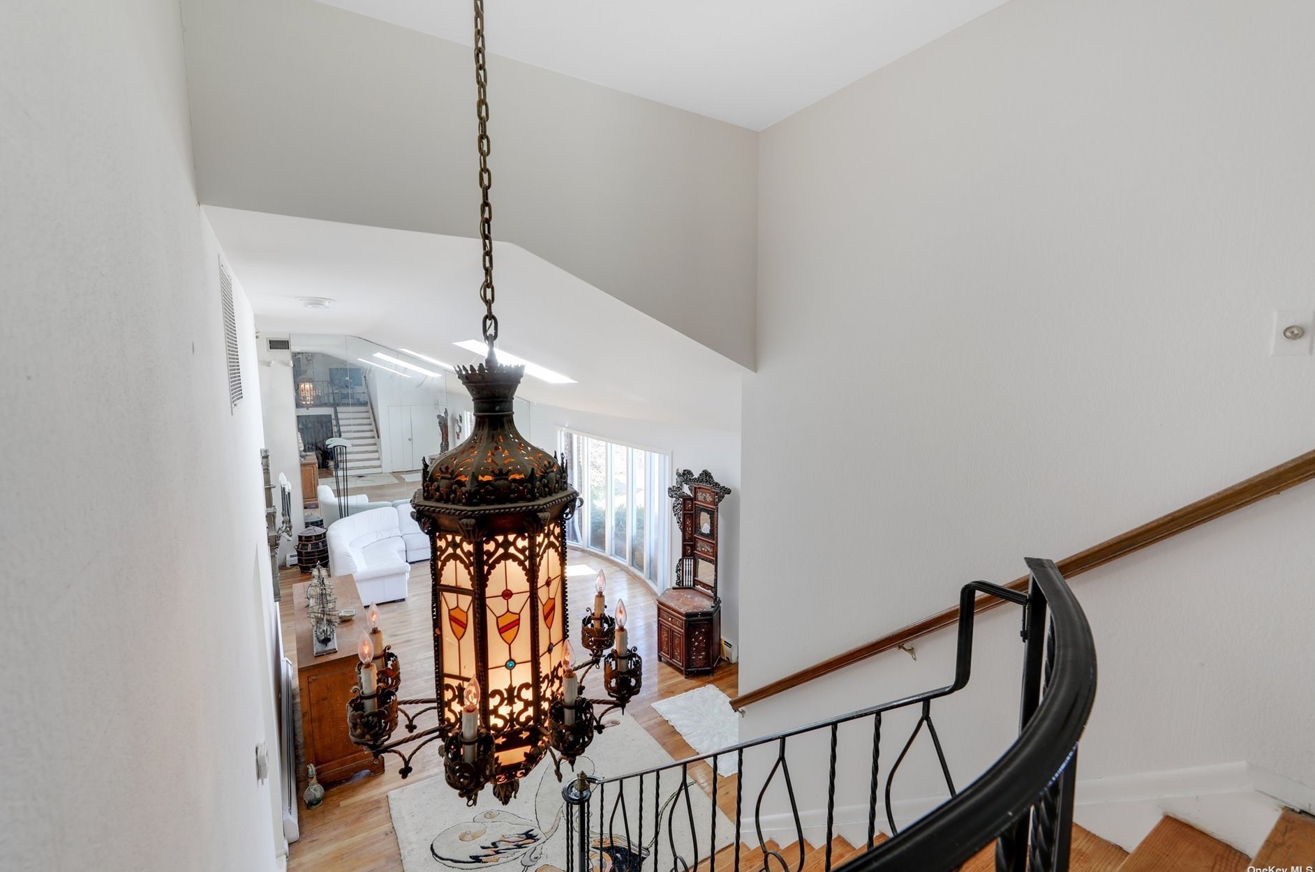11 Sorgi Ct, Hicksville NY  11803-1822 exterior