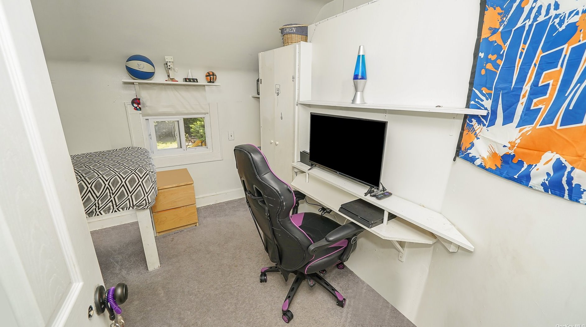 102 Harbor Hill Rd, East Hills NY  11577-1531 exterior