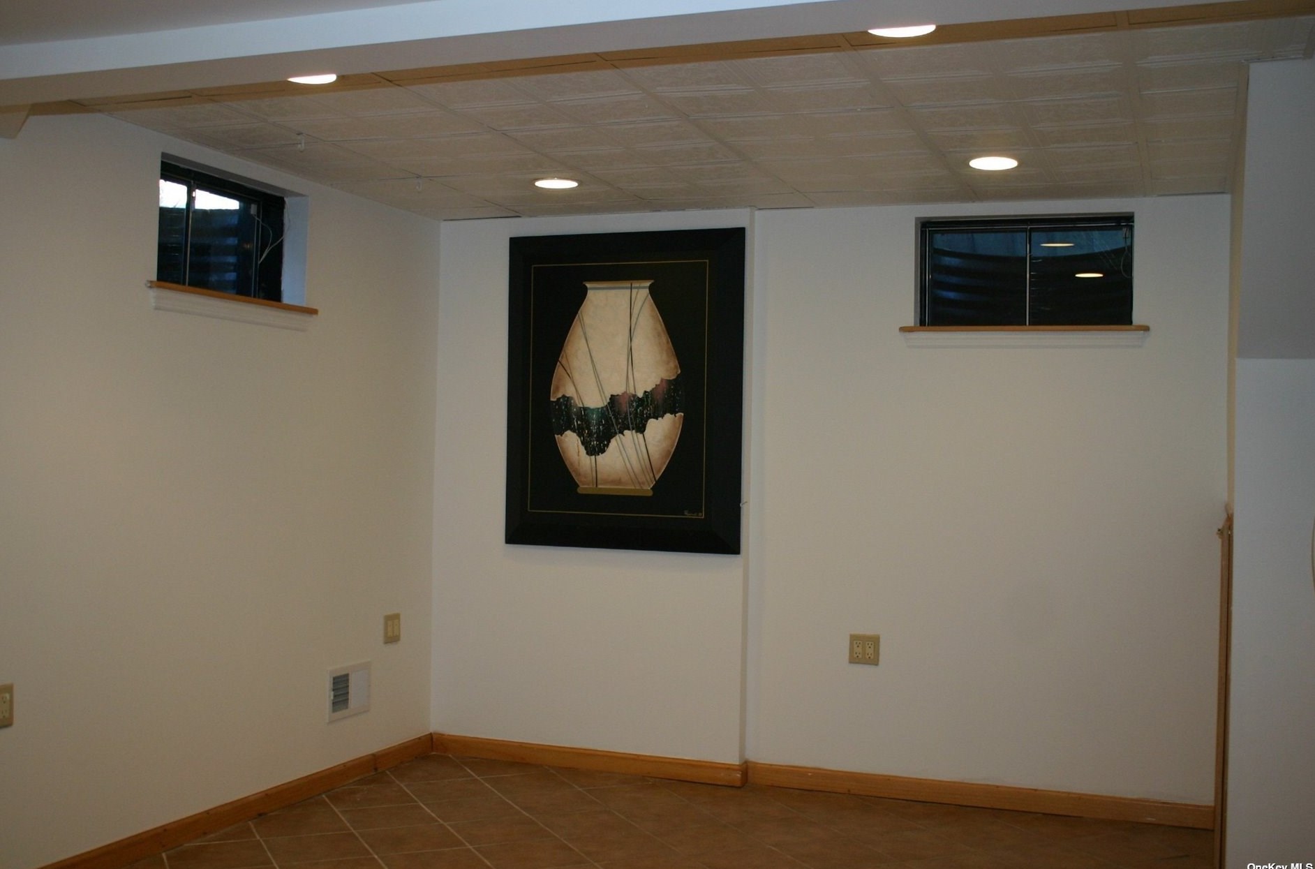 141 Paddington Cir, Smithtown NY  11787-5905 exterior