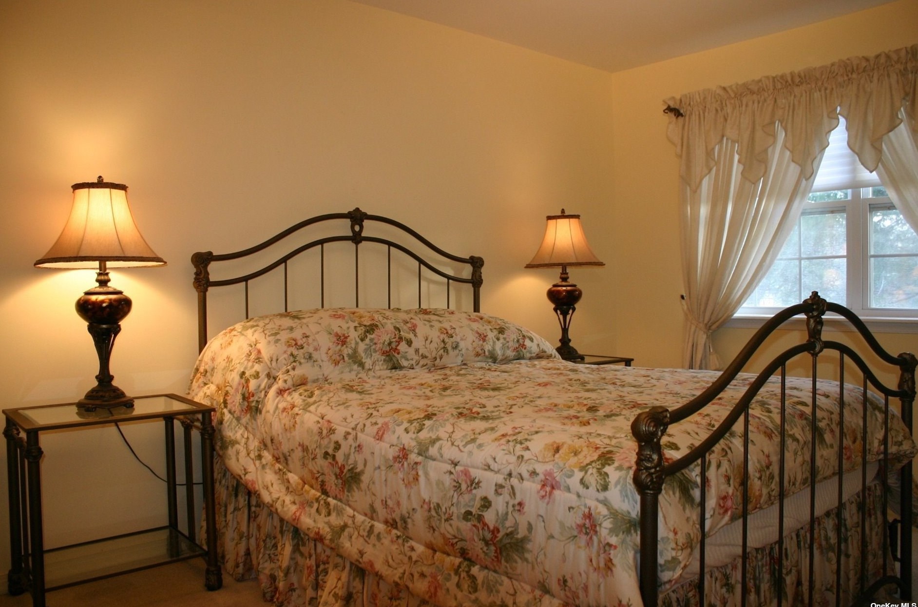 141 Paddington Cir, Smithtown NY  11787-5905 exterior