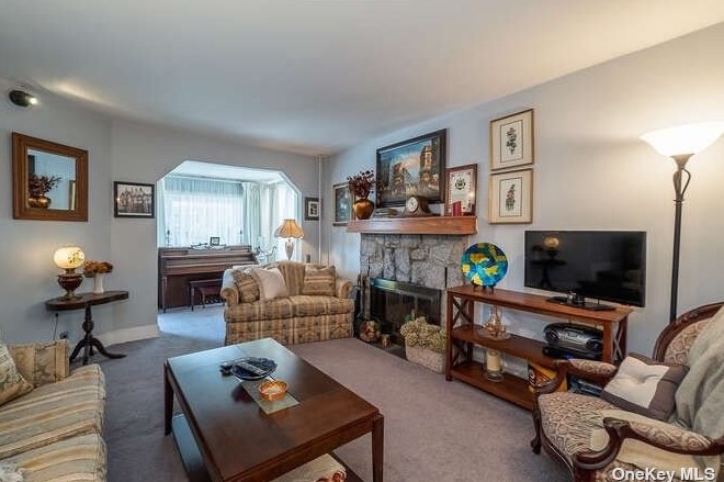 60-09 170th St, Flushing NY  11358-1517 exterior