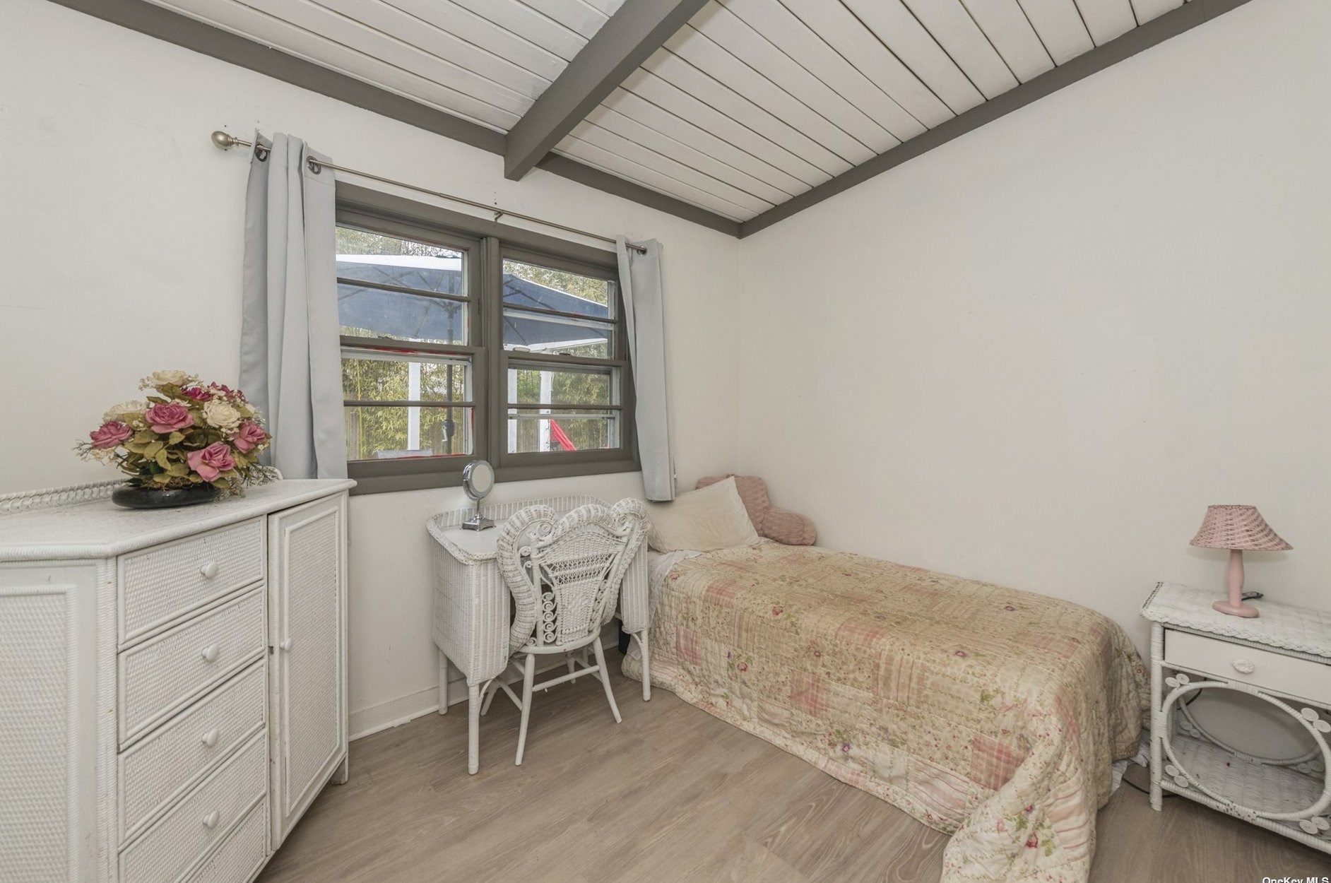 22 Washington Ave, Hampton Bays NY  11946-3037 exterior