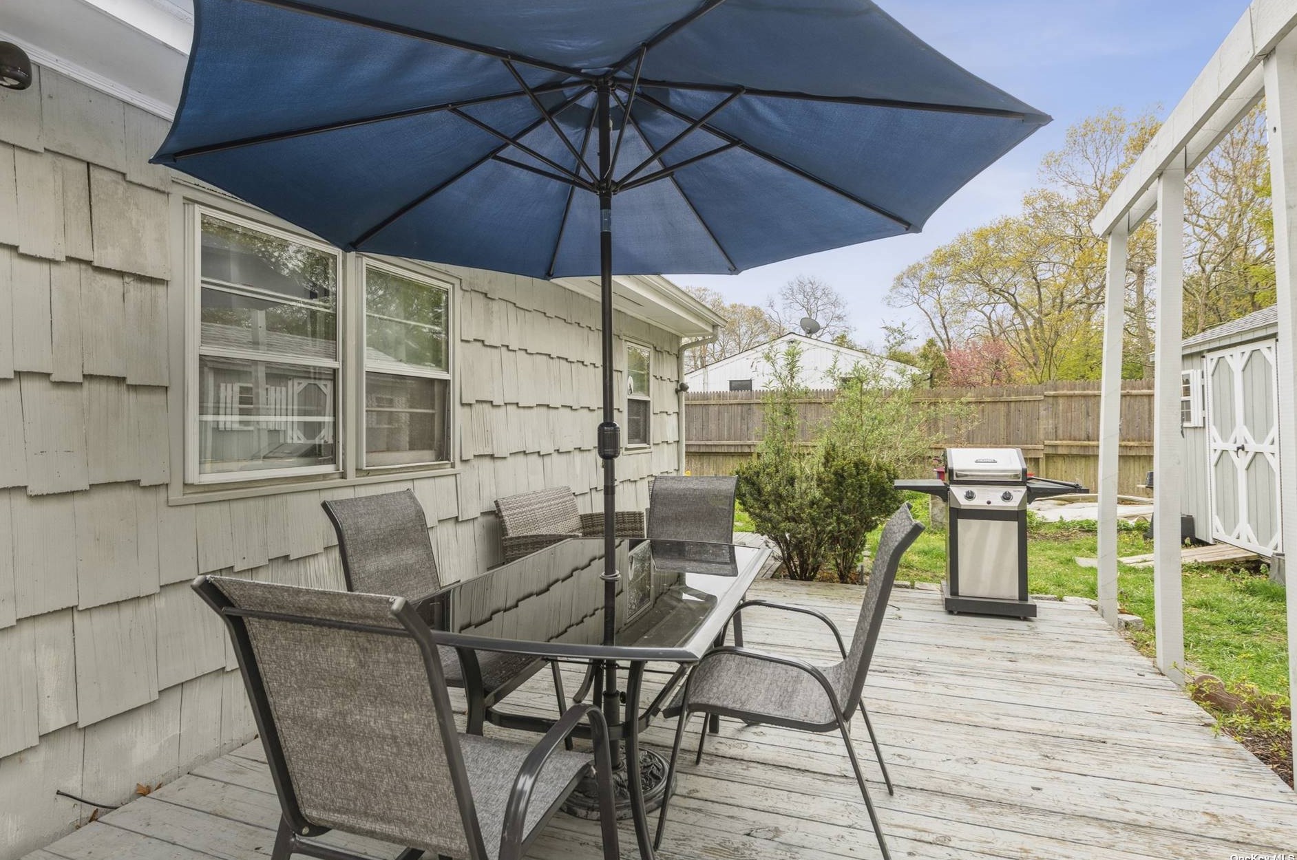 22 Washington Ave, Hampton Bays NY  11946-3037 exterior