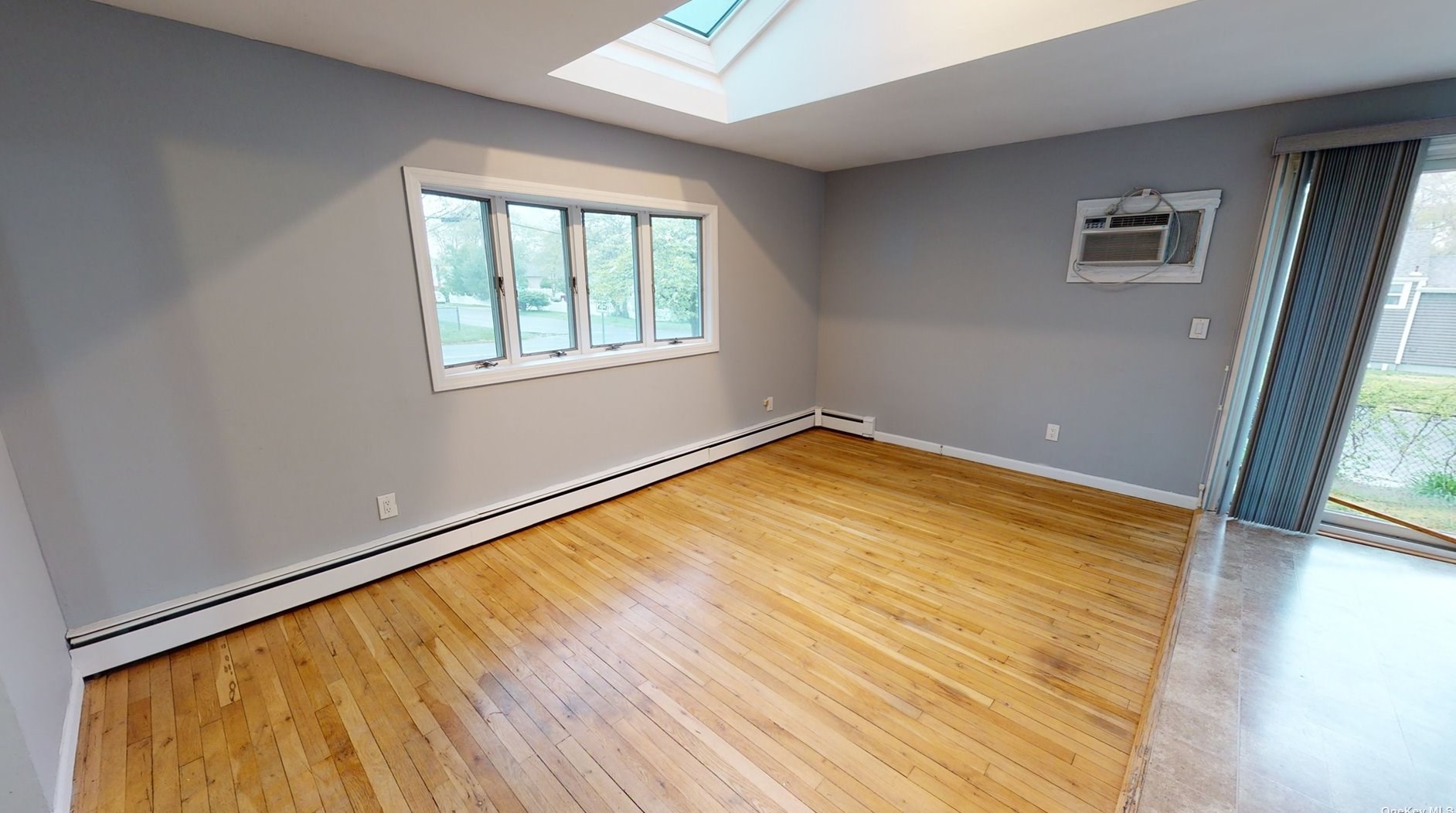 462 Adirondack Dr, Farmingville NY  11738-2043 exterior