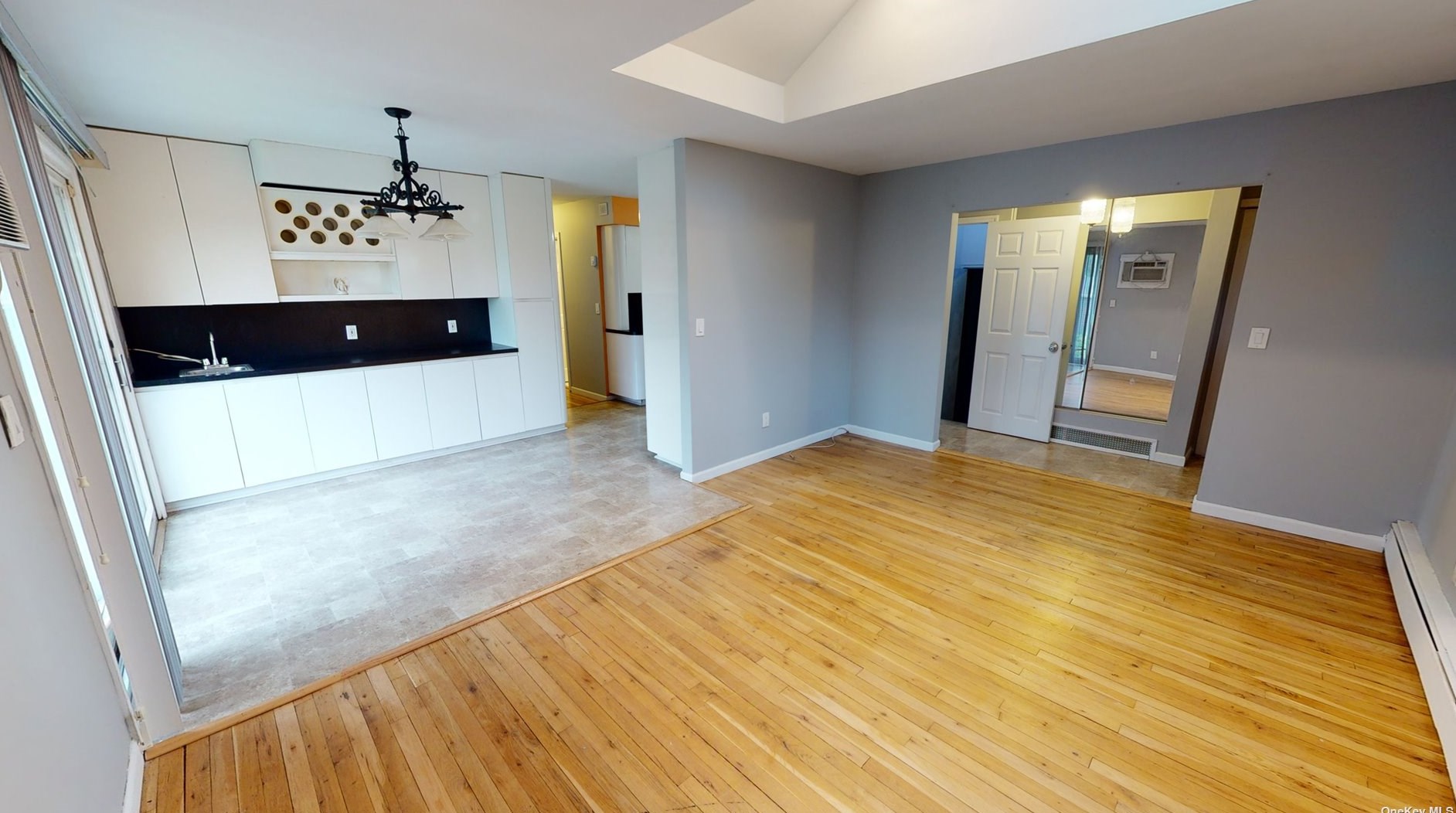 462 Adirondack Dr, Farmingville NY  11738-2043 exterior