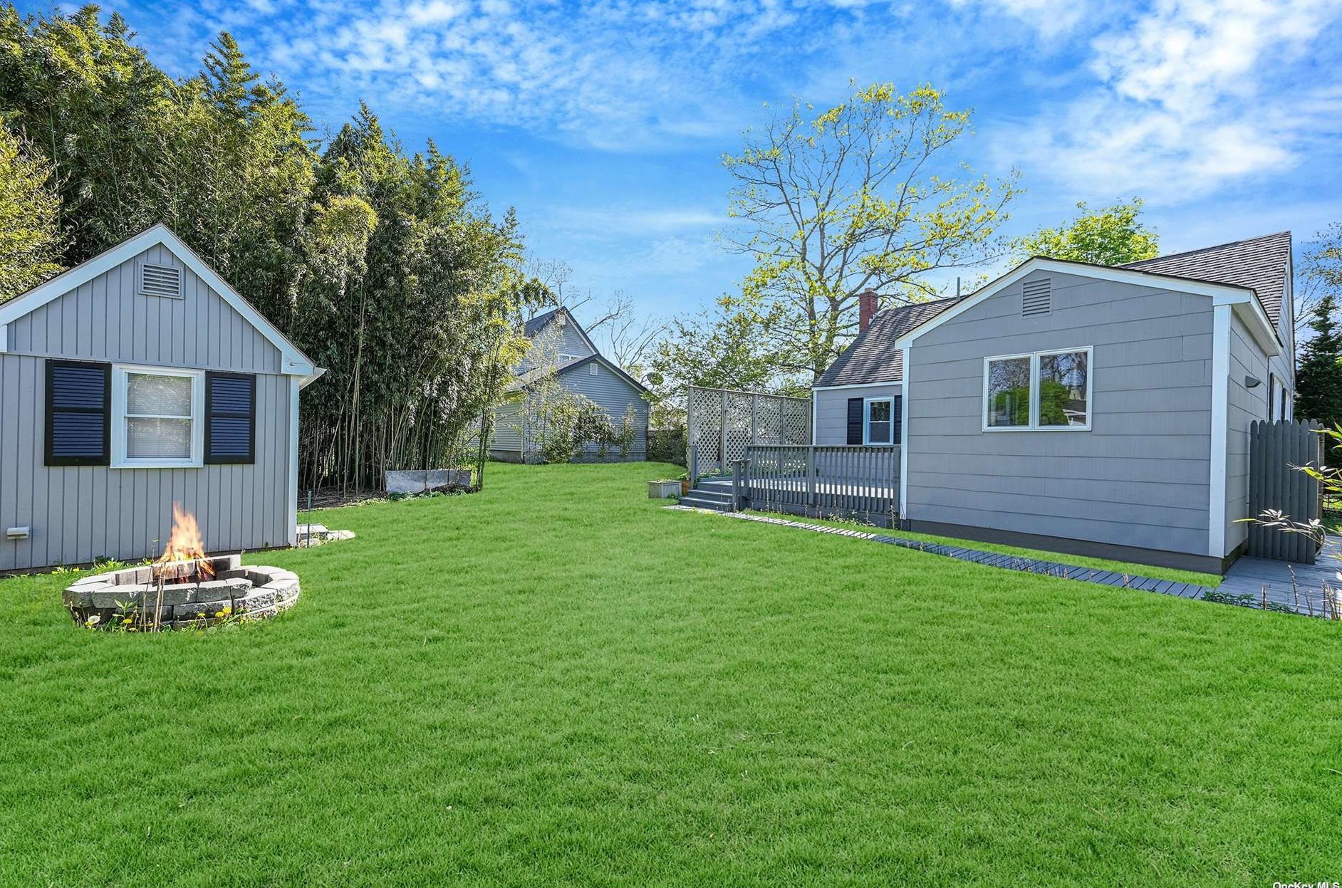 21 Birchwood Dr, Smith Point NY  11967-3907 exterior