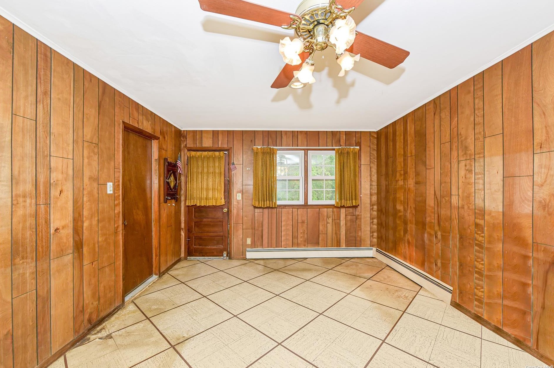 2905 Oceanside Rd, Rockville Centre NY  11572-3149 exterior