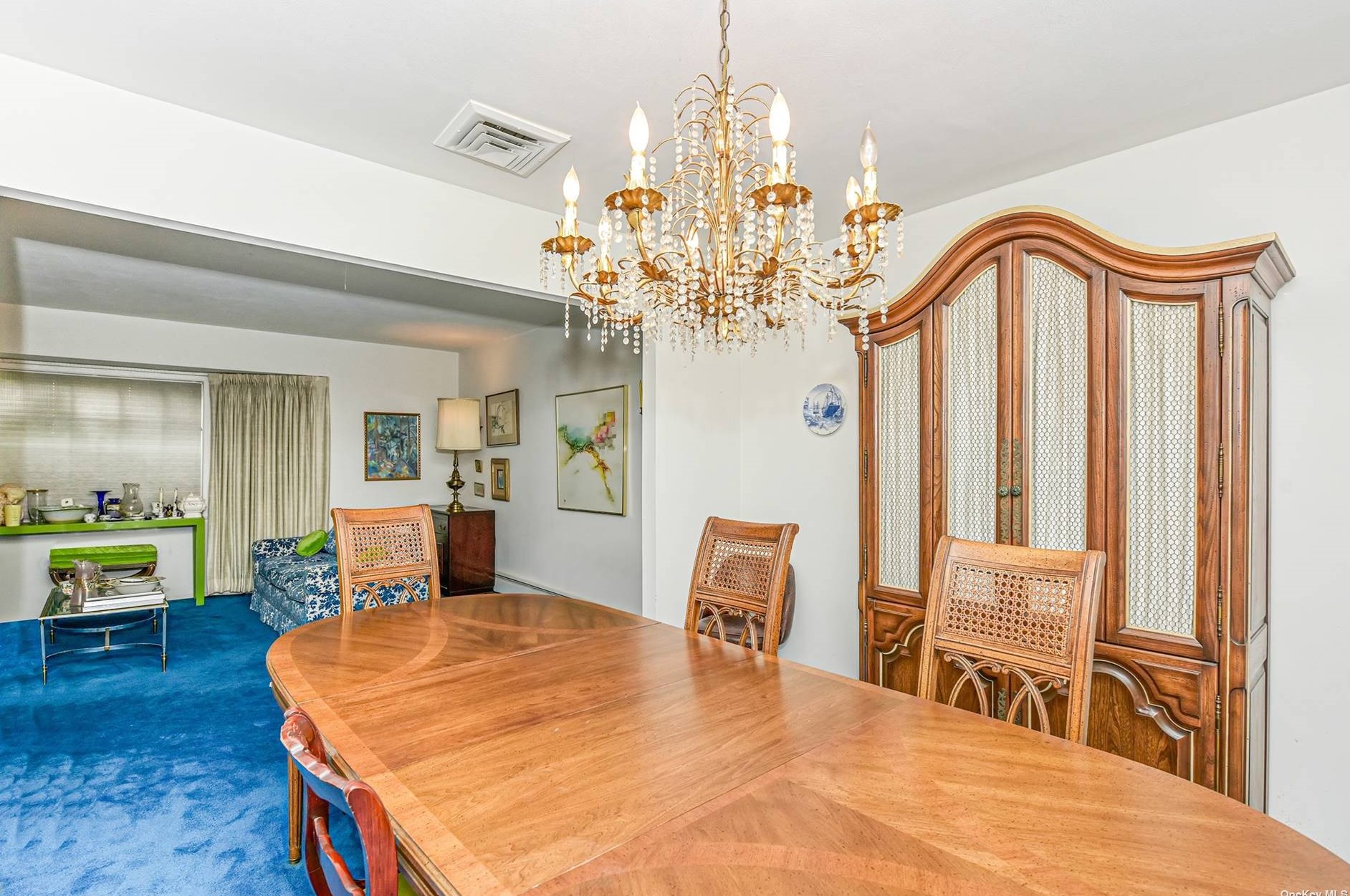 2905 Oceanside Rd, Rockville Centre NY  11572-3149 exterior