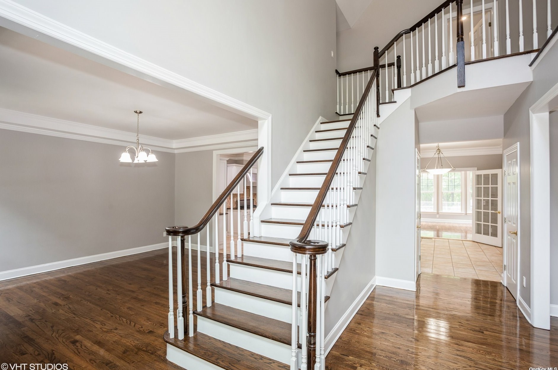18 Watercrest Ct, Head Of The Harbor NY  11780-9702 exterior