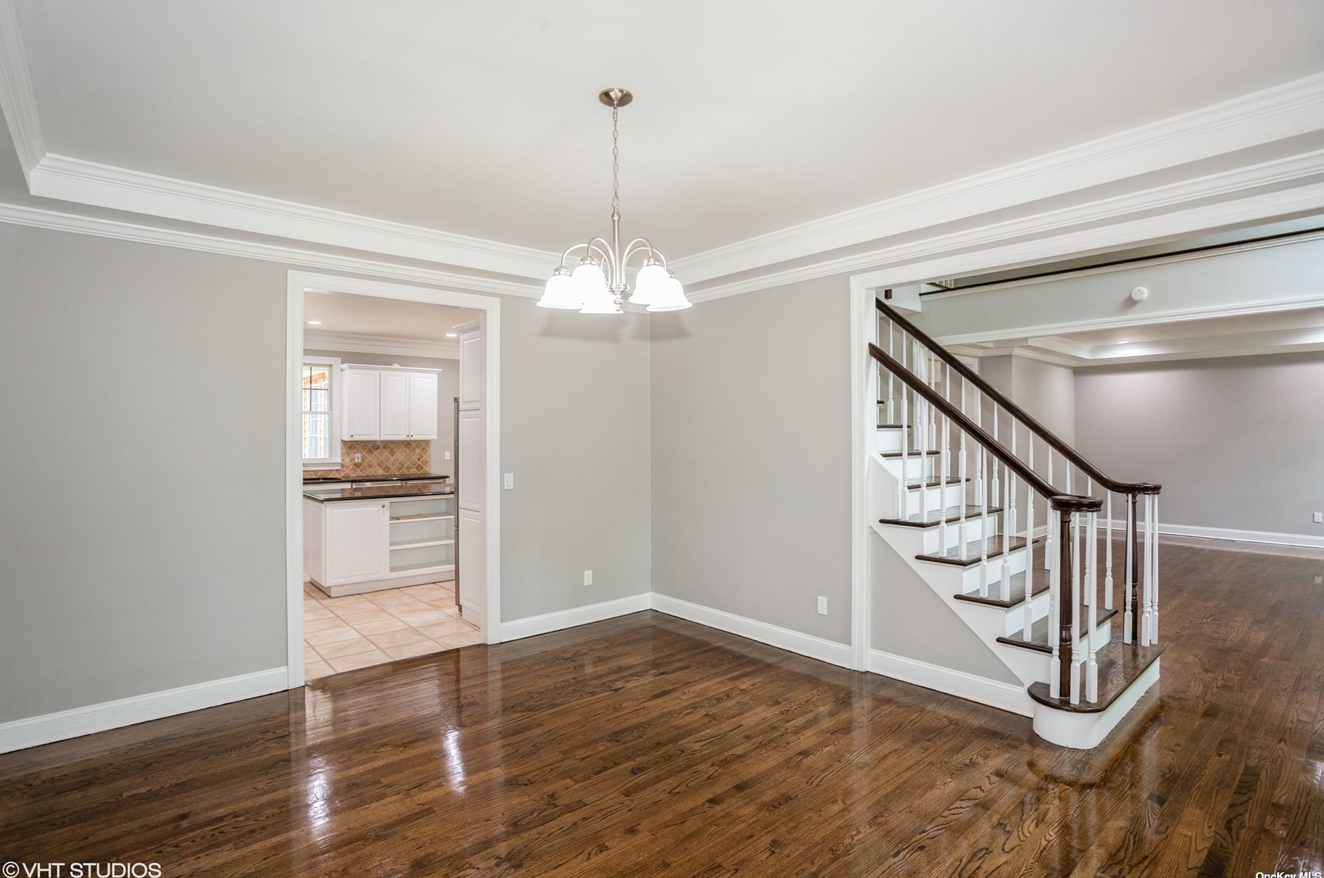 18 Watercrest Ct, Head Of The Harbor NY  11780-9702 exterior