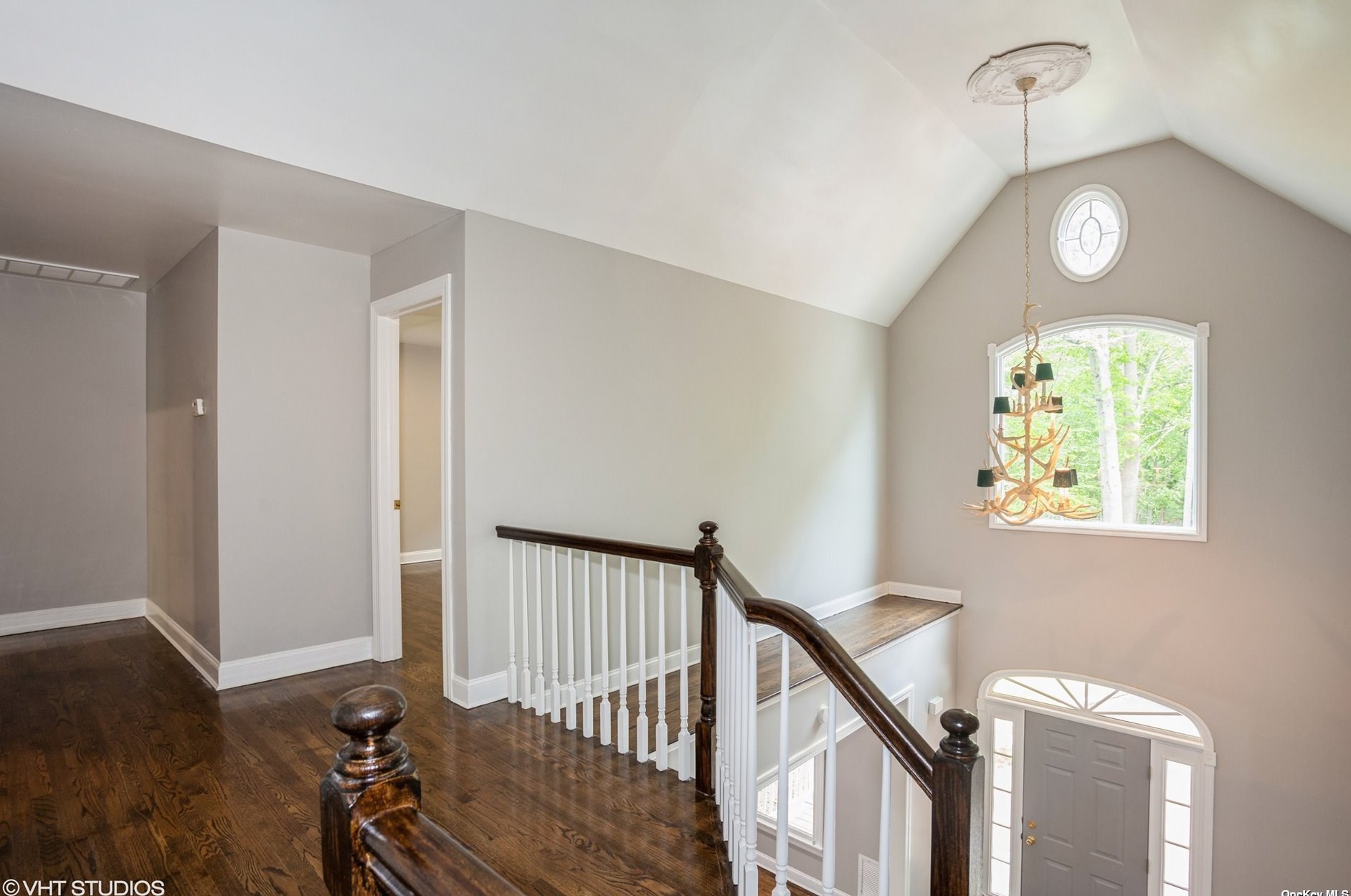 18 Watercrest Ct, Head Of The Harbor NY  11780-9702 exterior