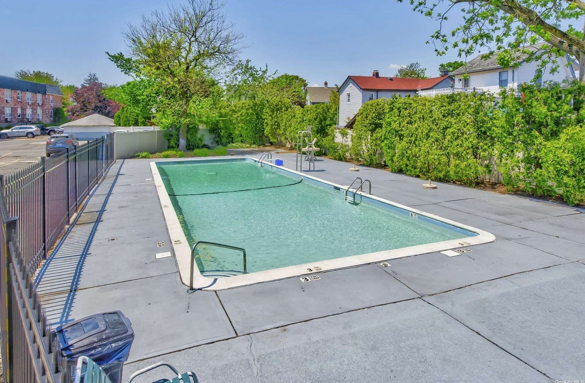 20 Daley Pl, Lynbrook NY  11563-2217 exterior