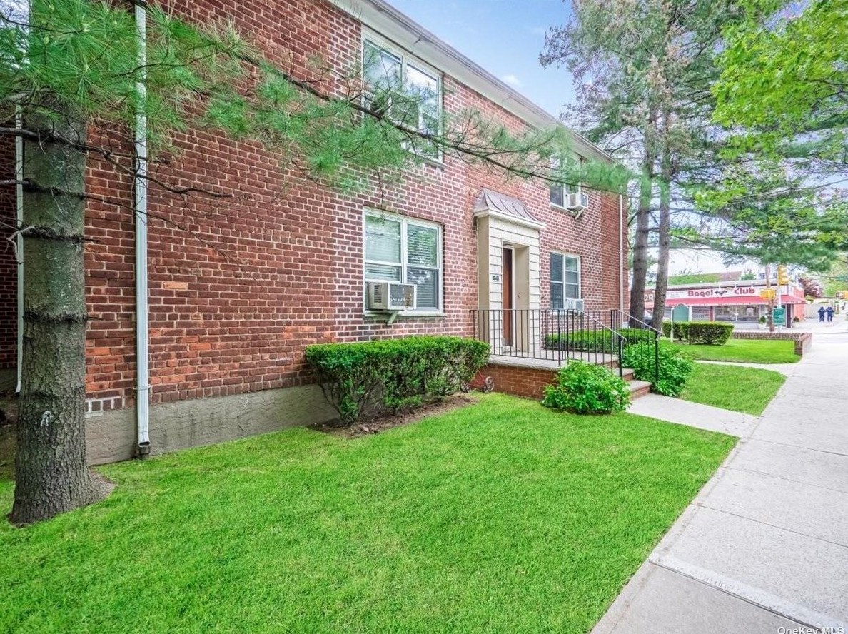 35-06 Clearview Expy, Flushing NY  11361-2349 exterior