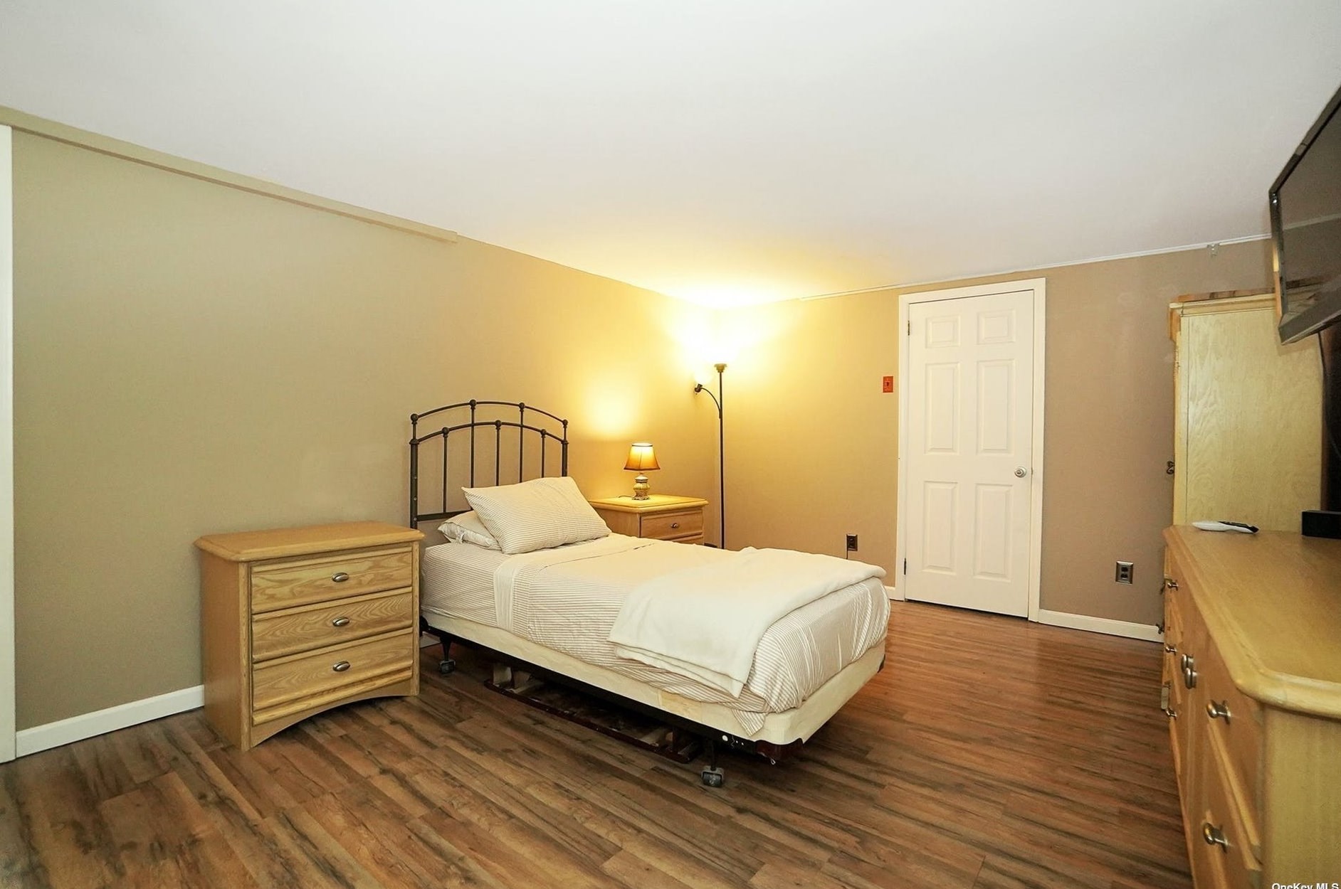 70 Elder Dr, Commack NY  11725-2310 exterior