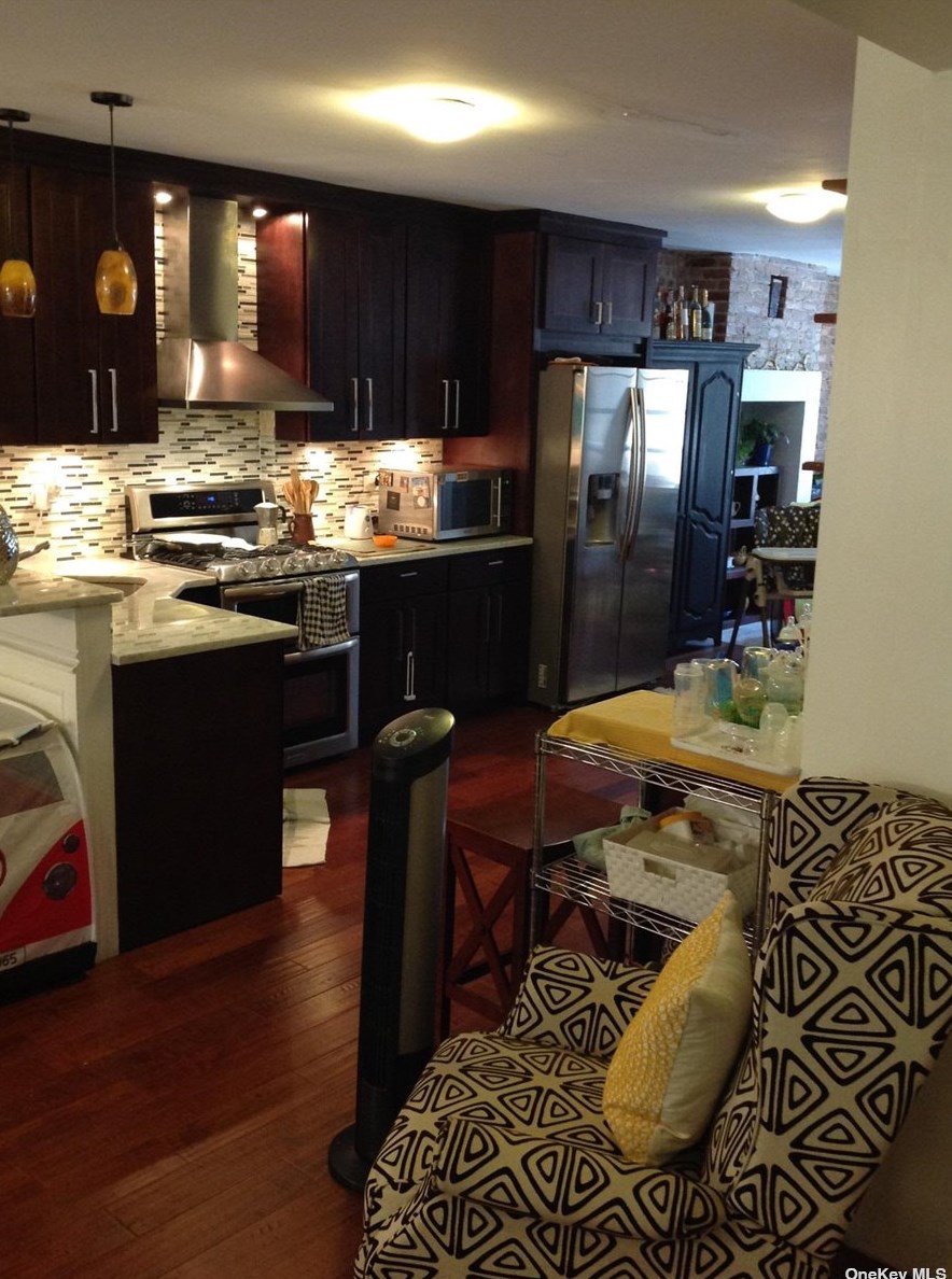 814 Jefferson Ave, Brooklyn NY  11221-3575 exterior