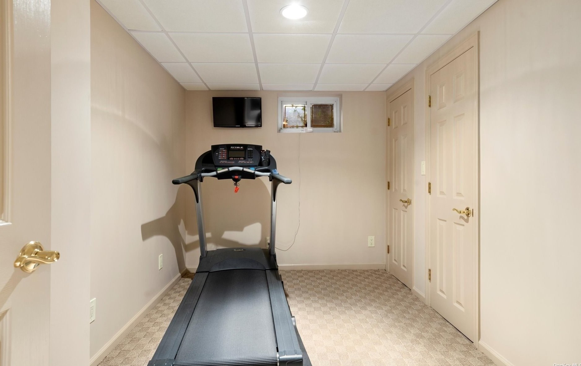 12 Ann Dr, Syosset NY  11791-5904 exterior