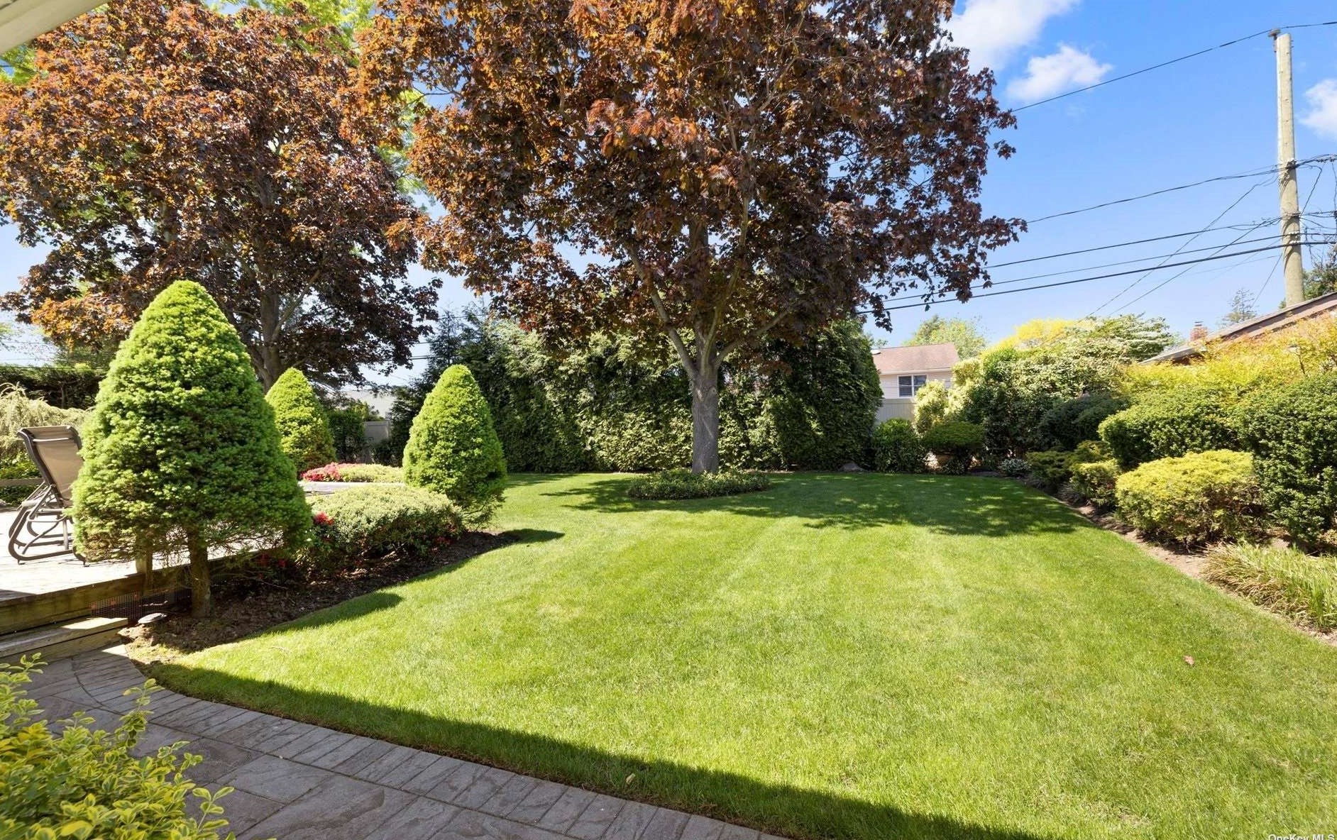 12 Ann Dr, Syosset NY  11791-5904 exterior