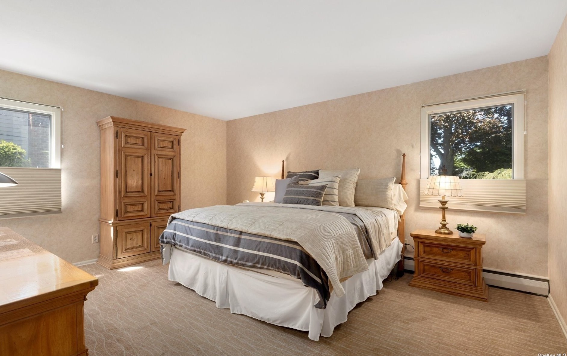 12 Ann Dr, Syosset NY  11791-5904 exterior