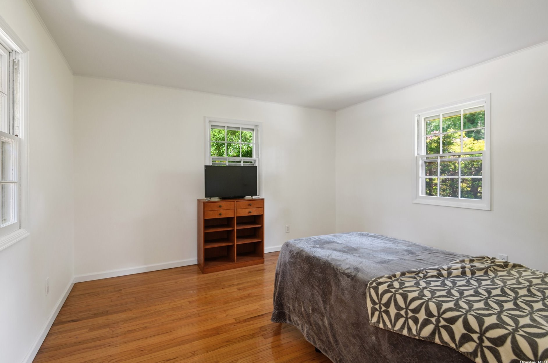 1400 Westview Dr, Mattituck NY  11952-2949 exterior