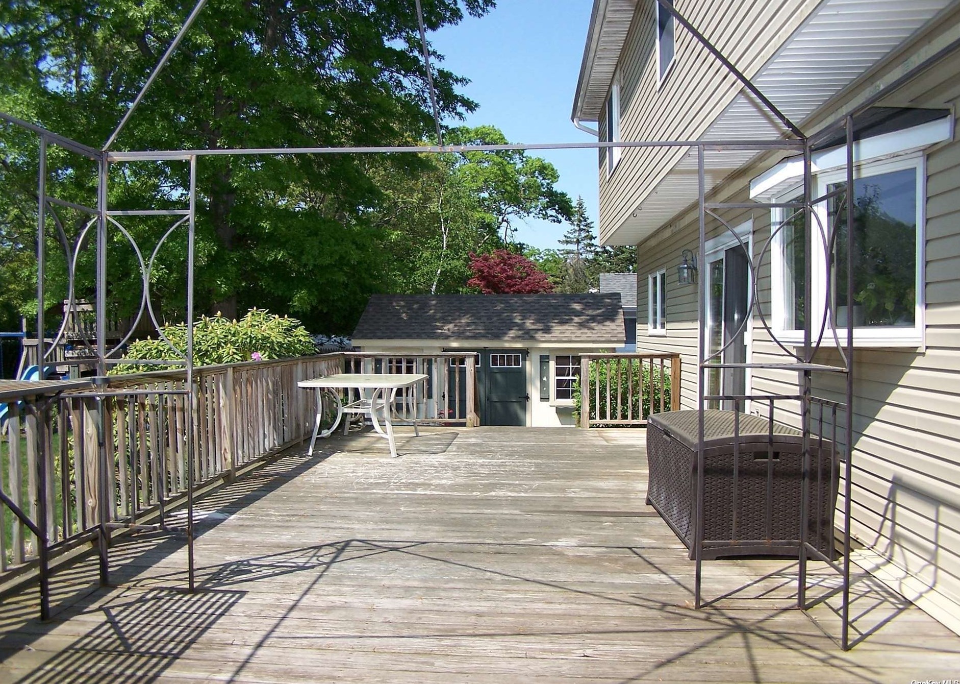 70 Surrey Dr, Center Moriches, NY 11934