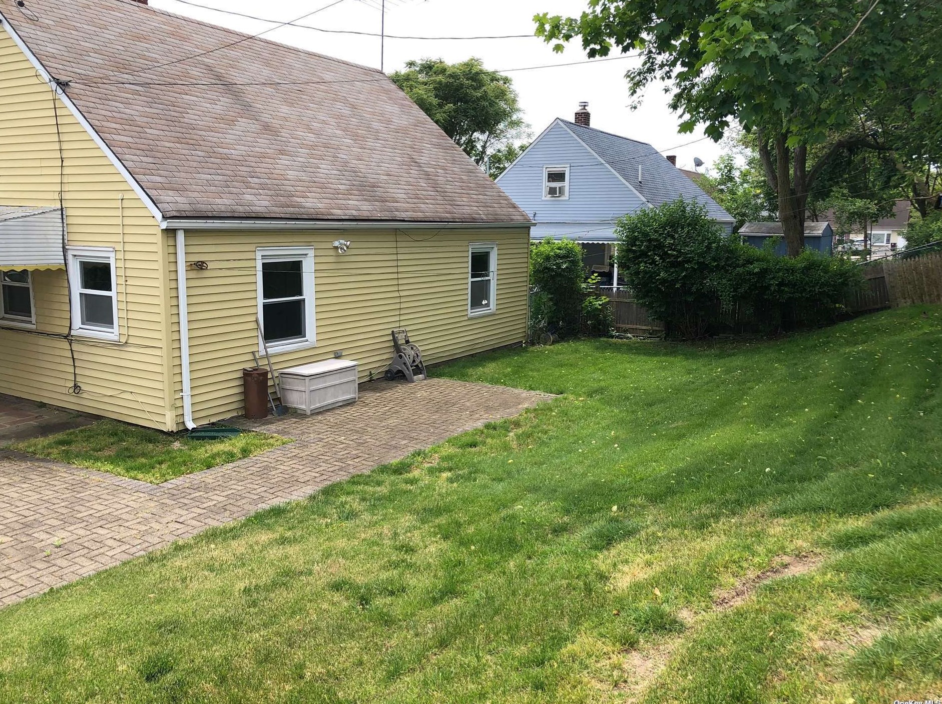 34 Shelter Ln, Plainedge NY  11756-1209 exterior