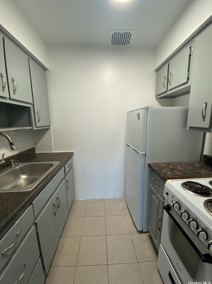 60-16 86th St, Flushing NY  11369-1029 exterior