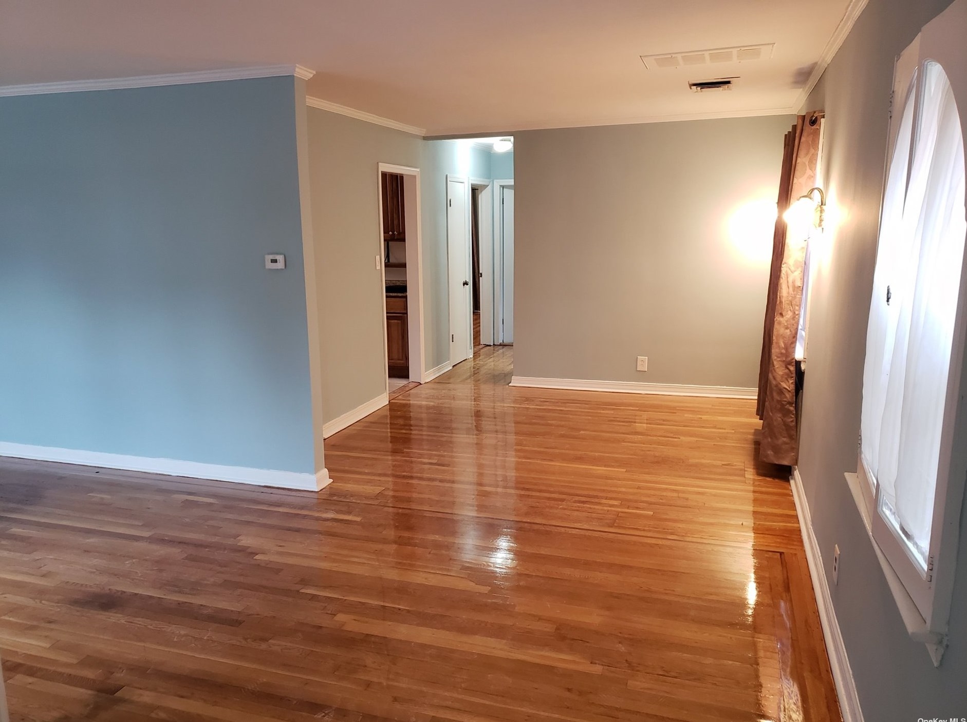 69-53 179th St, Flushing NY  11365-3539 exterior