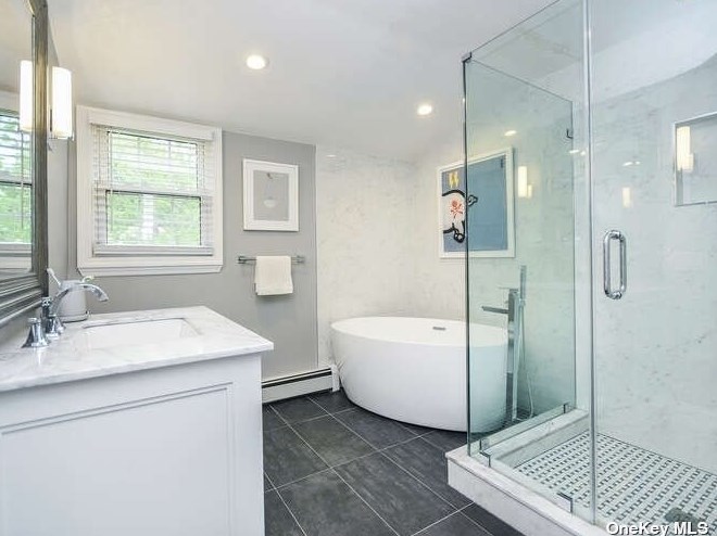 2 Plymouth Rd, Port Washington NY  11050-4313 exterior